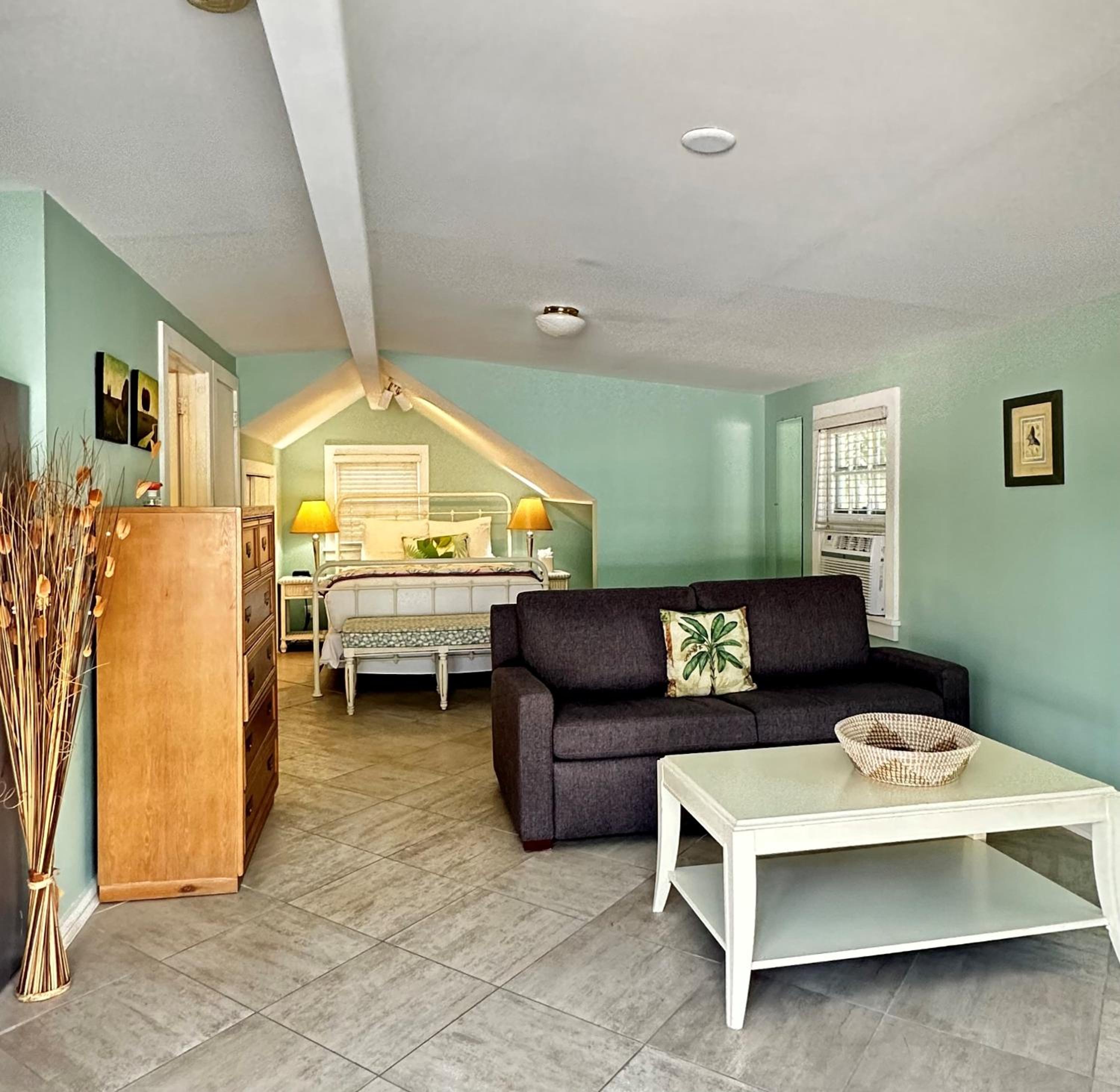 Westwinds Inn