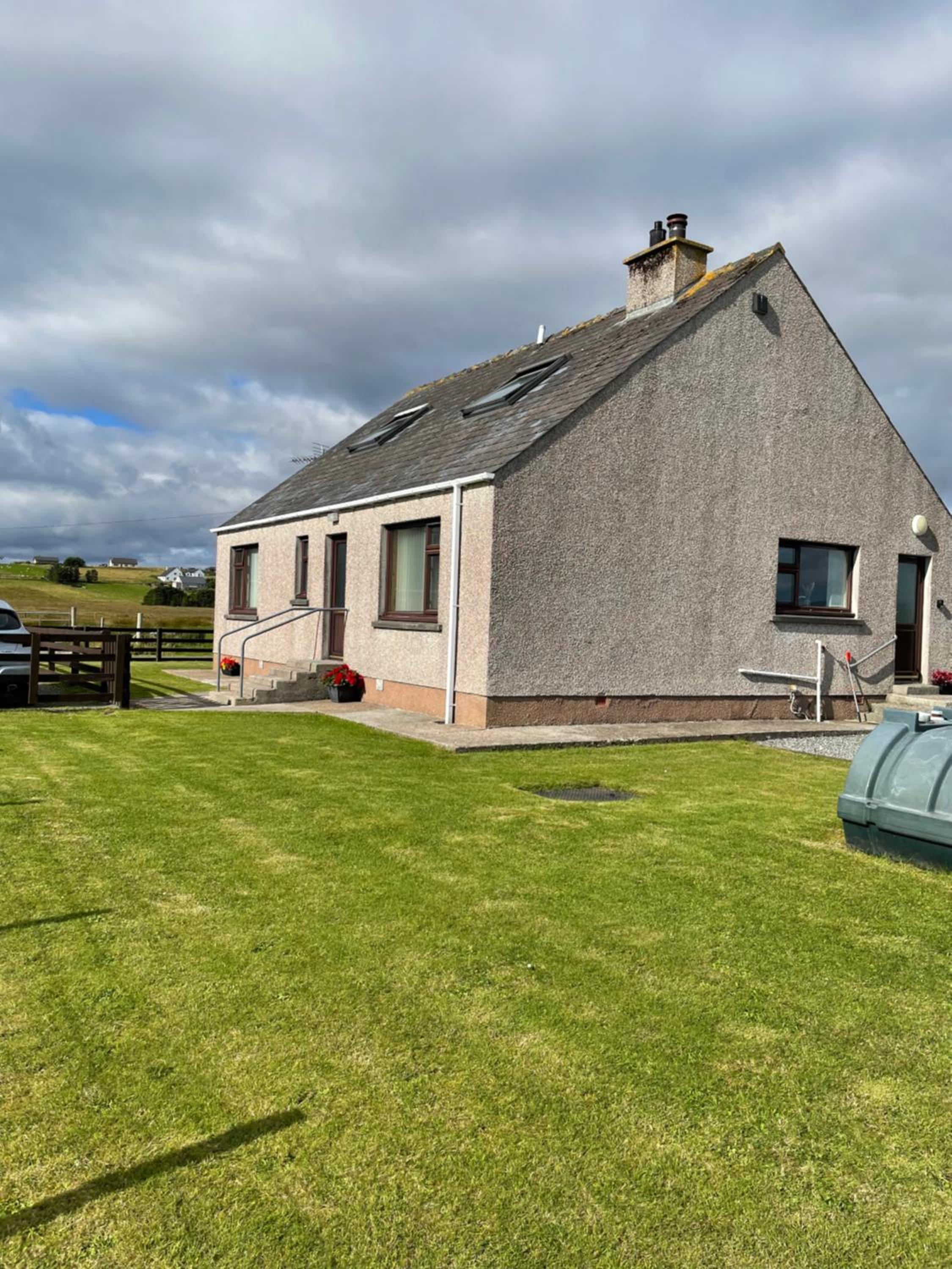 Self Catering house with lovely sea views, 44 Back view 4