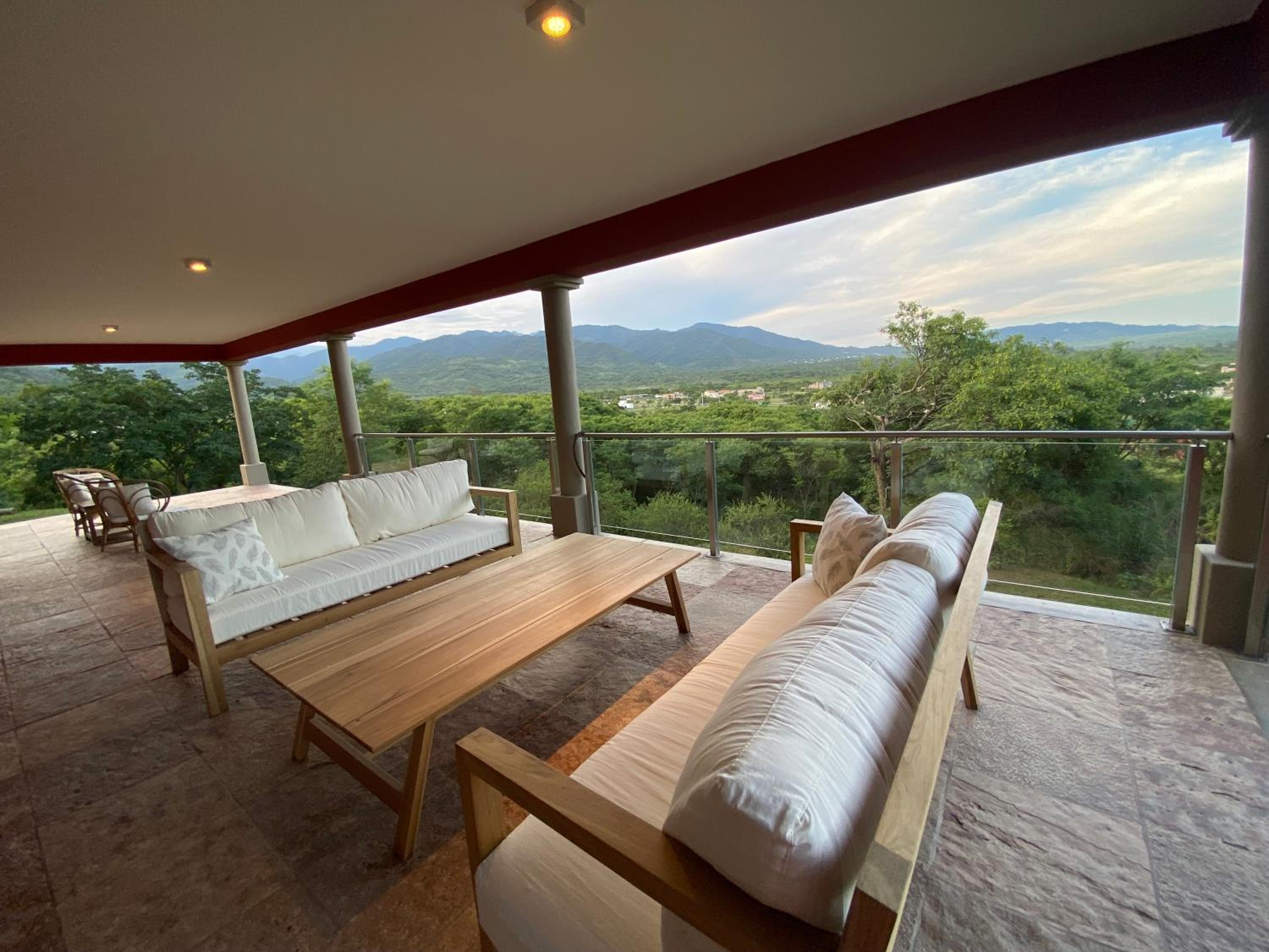 CASA CON INCREIBLES VISTAS!!!