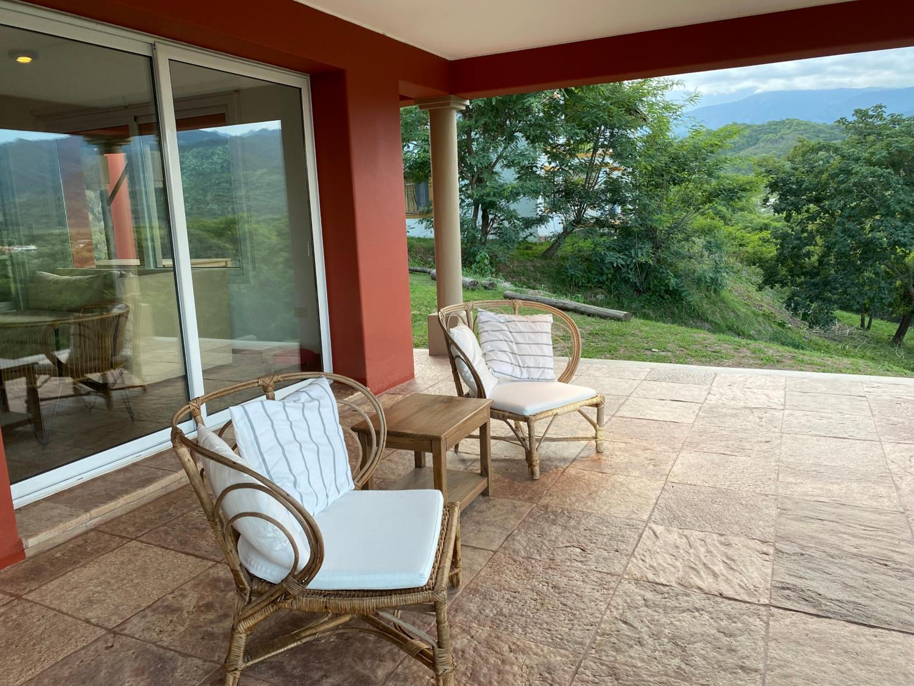 CASA CON INCREIBLES VISTAS!!!