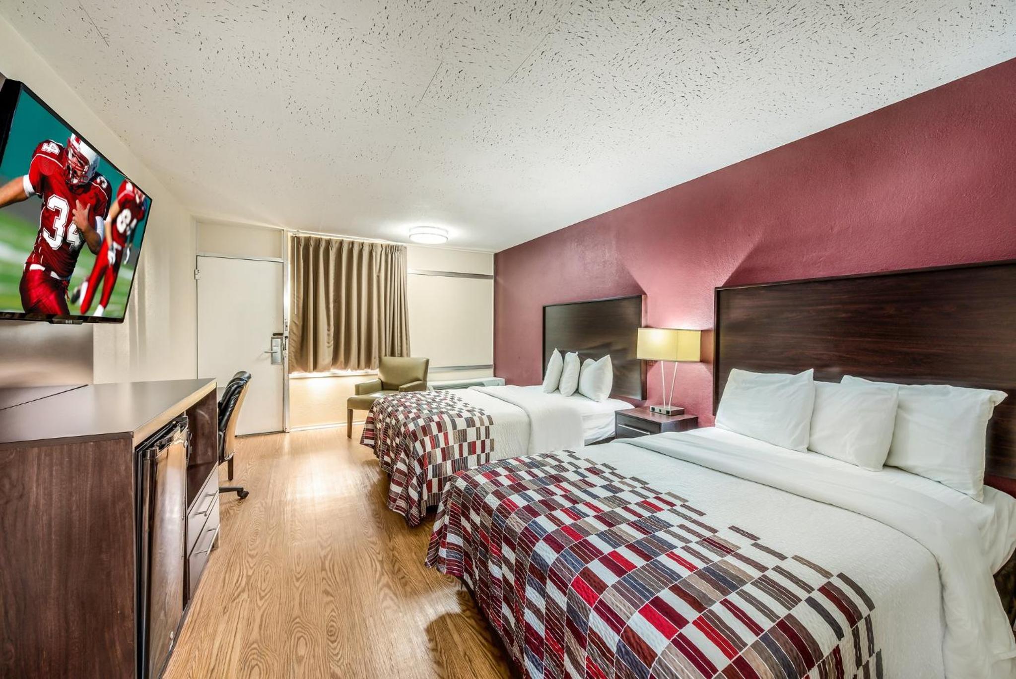 Red Roof Inn  Suites Wapakoneta - Property Image 11