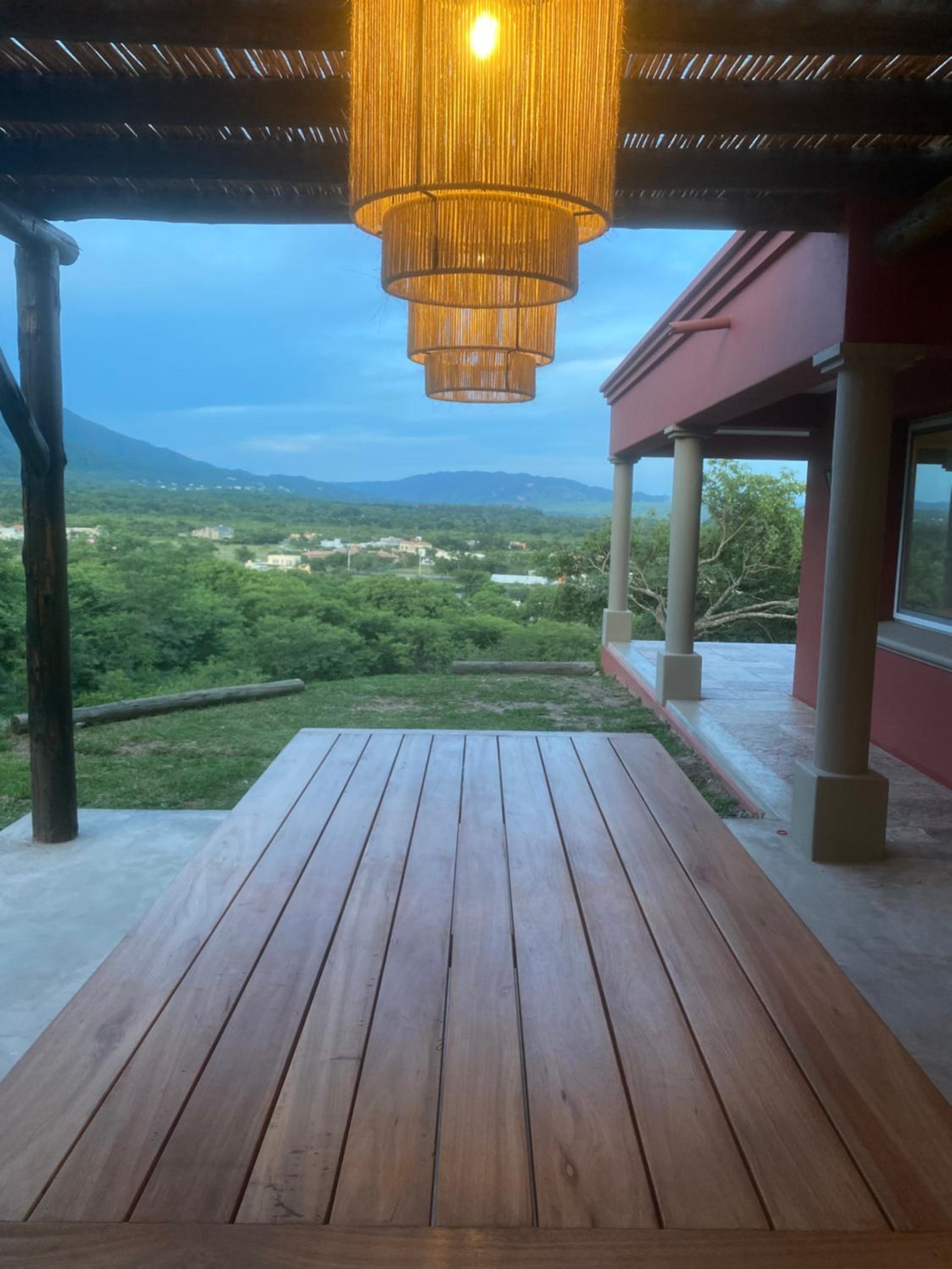 CASA CON INCREIBLES VISTAS!!!