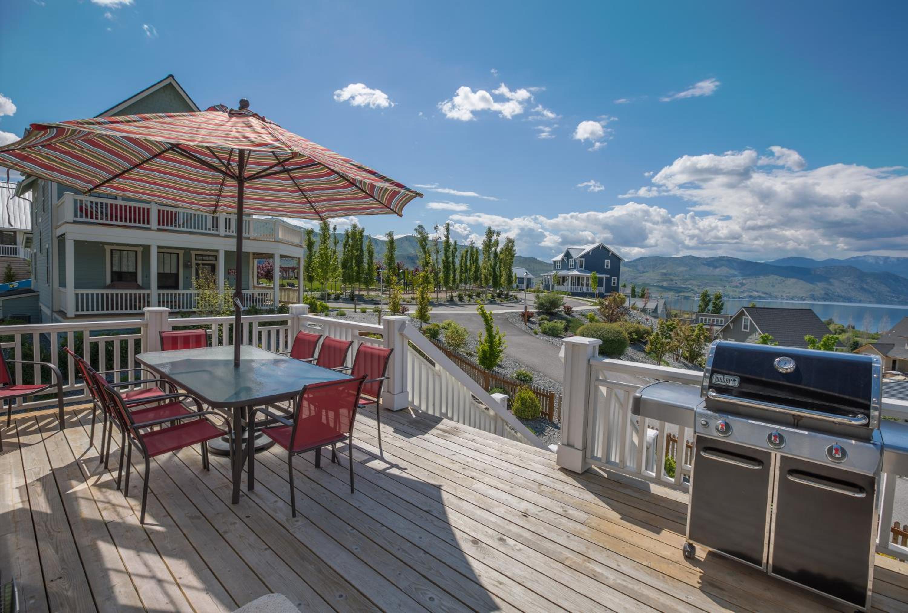 LakeView Landing #16 with Carriage House view 3