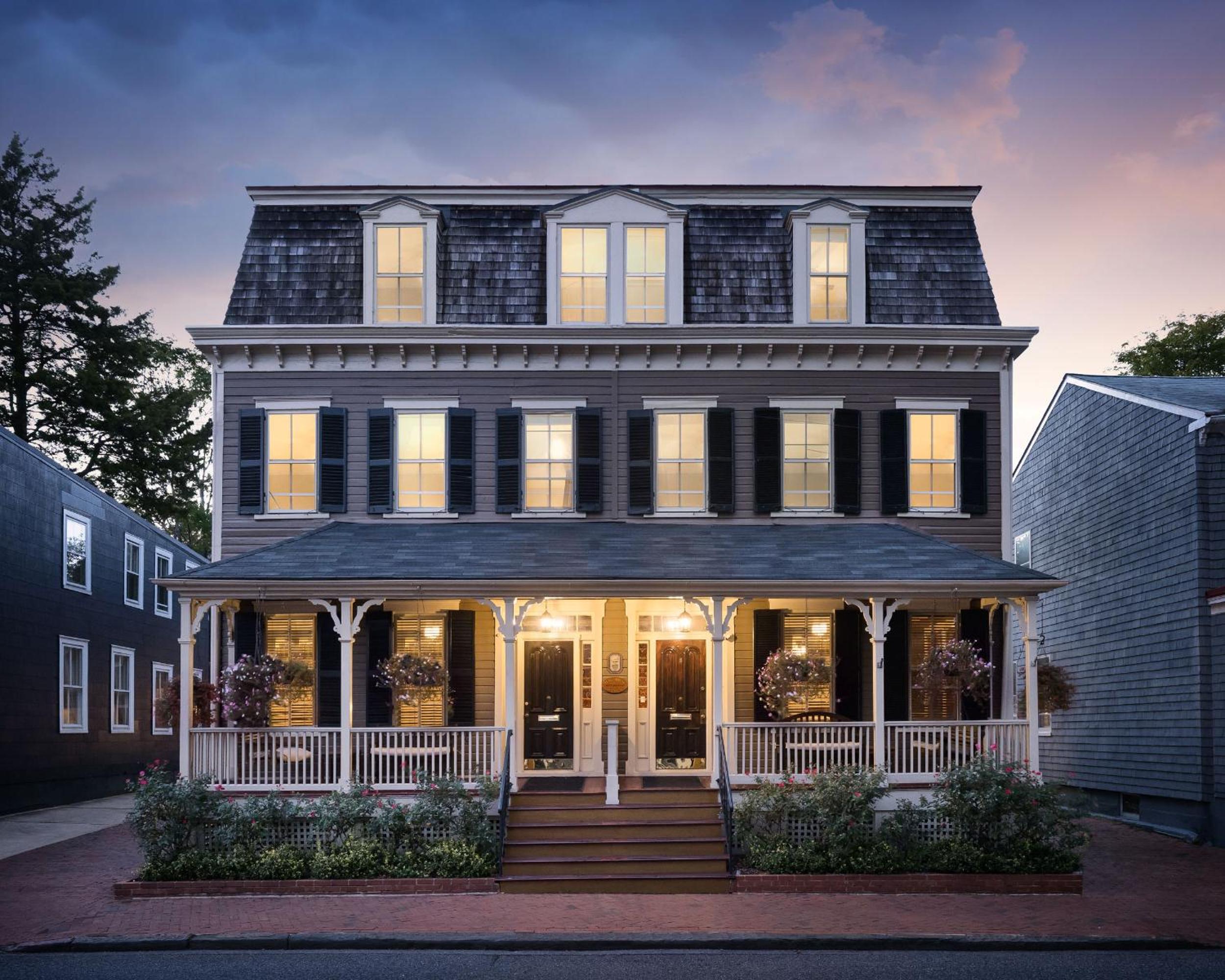 Hotel Flag House Inn - Image 1