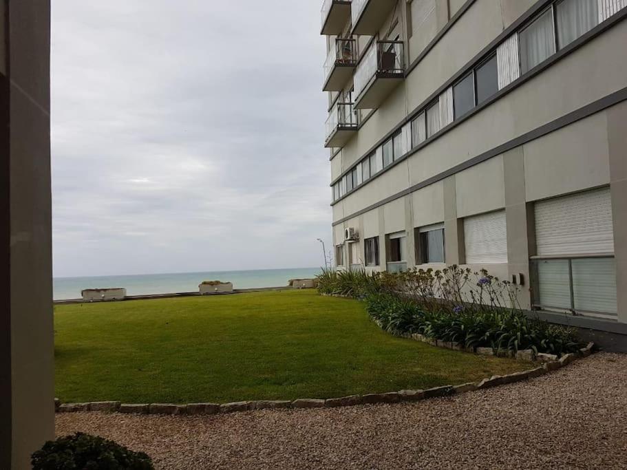 Hermoso 2 ambientes en la costa con vista al mar