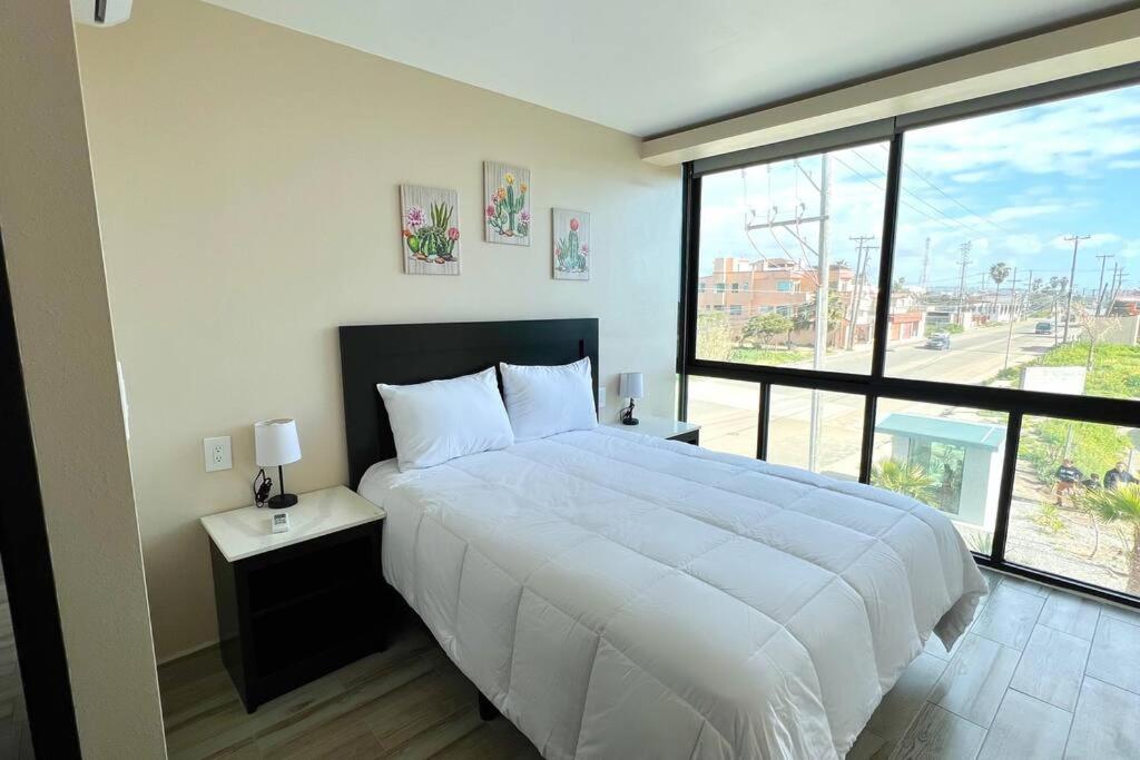 Luxury 2BR Condo Rosarito (C) view 5