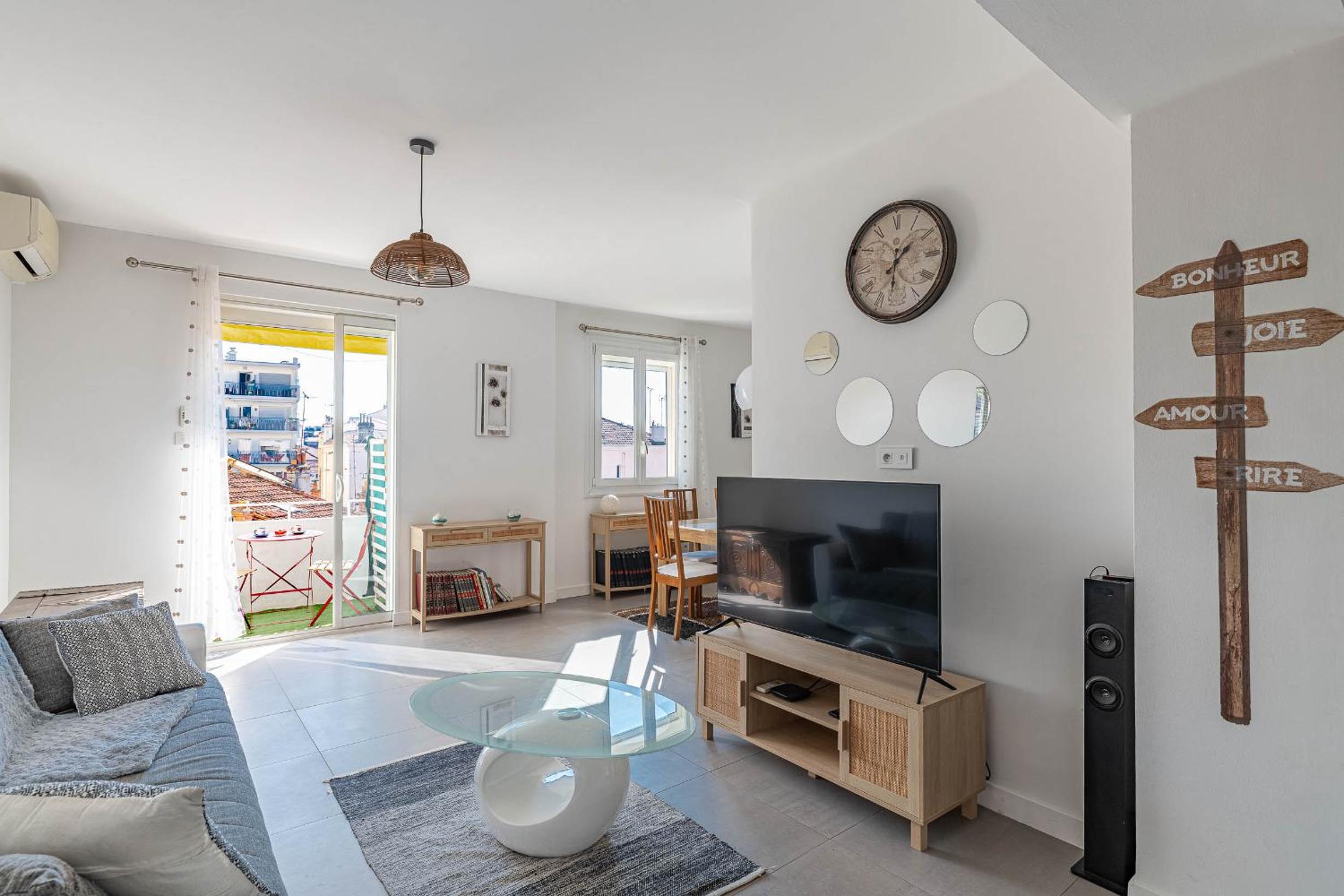 Appt lumineux et spacieux au cœur de Cannes photo 2
