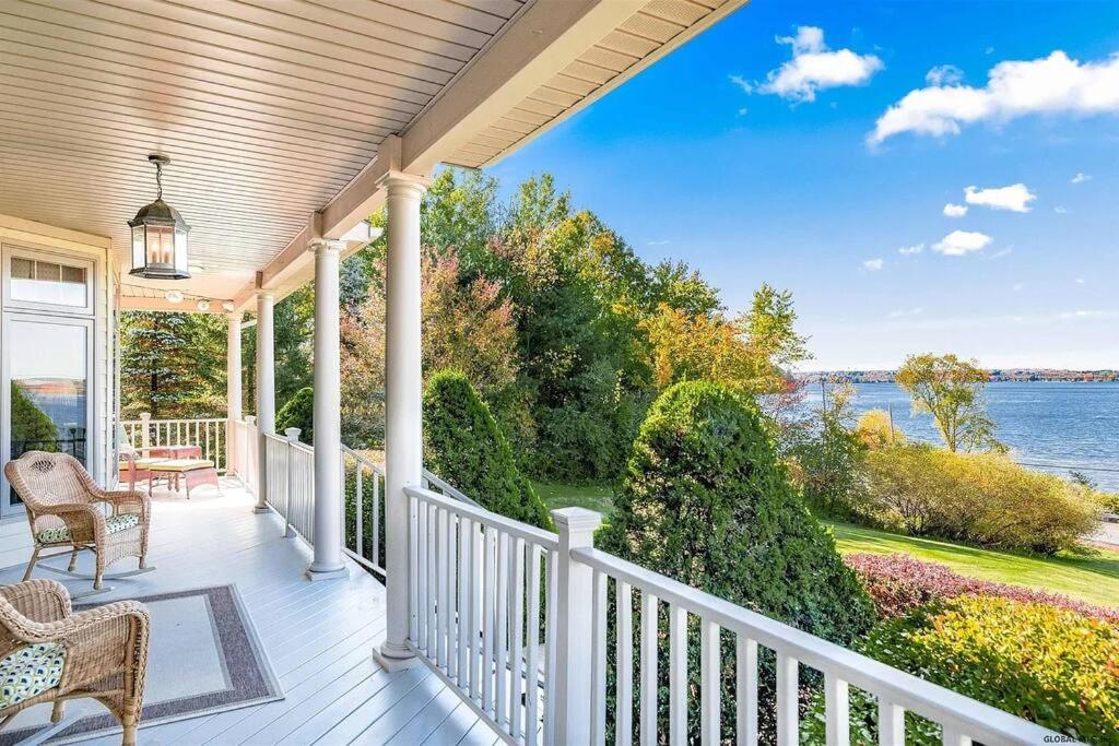 Artemis Lakehouse - Hot Tub, Lakefront & Racetrack view 5