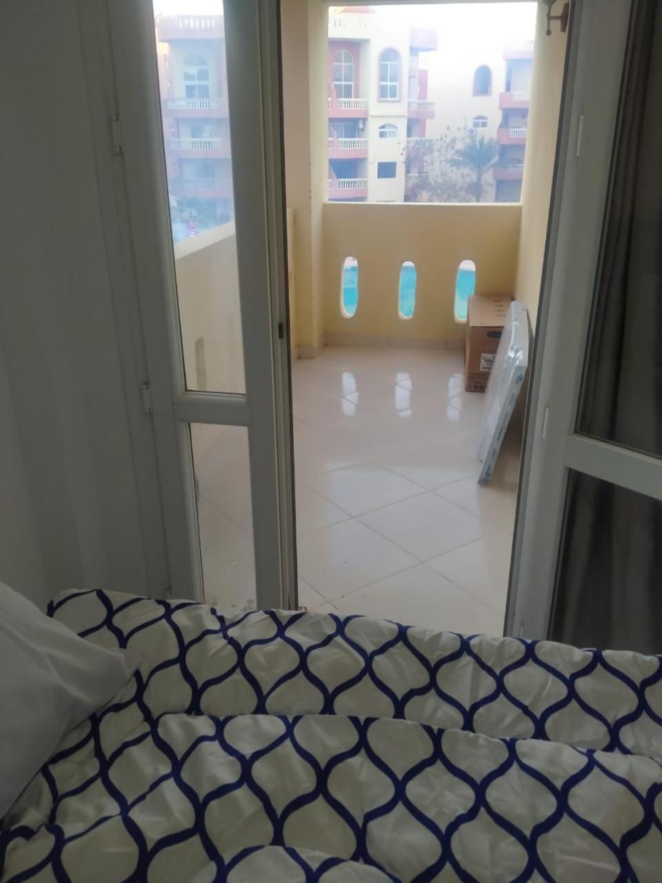 2 Bedroom Apartment with pool view view 5