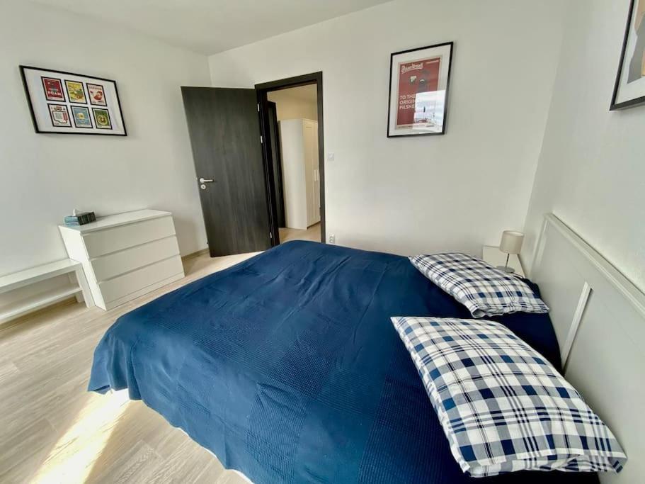 Two-room apartment with garage in the center
