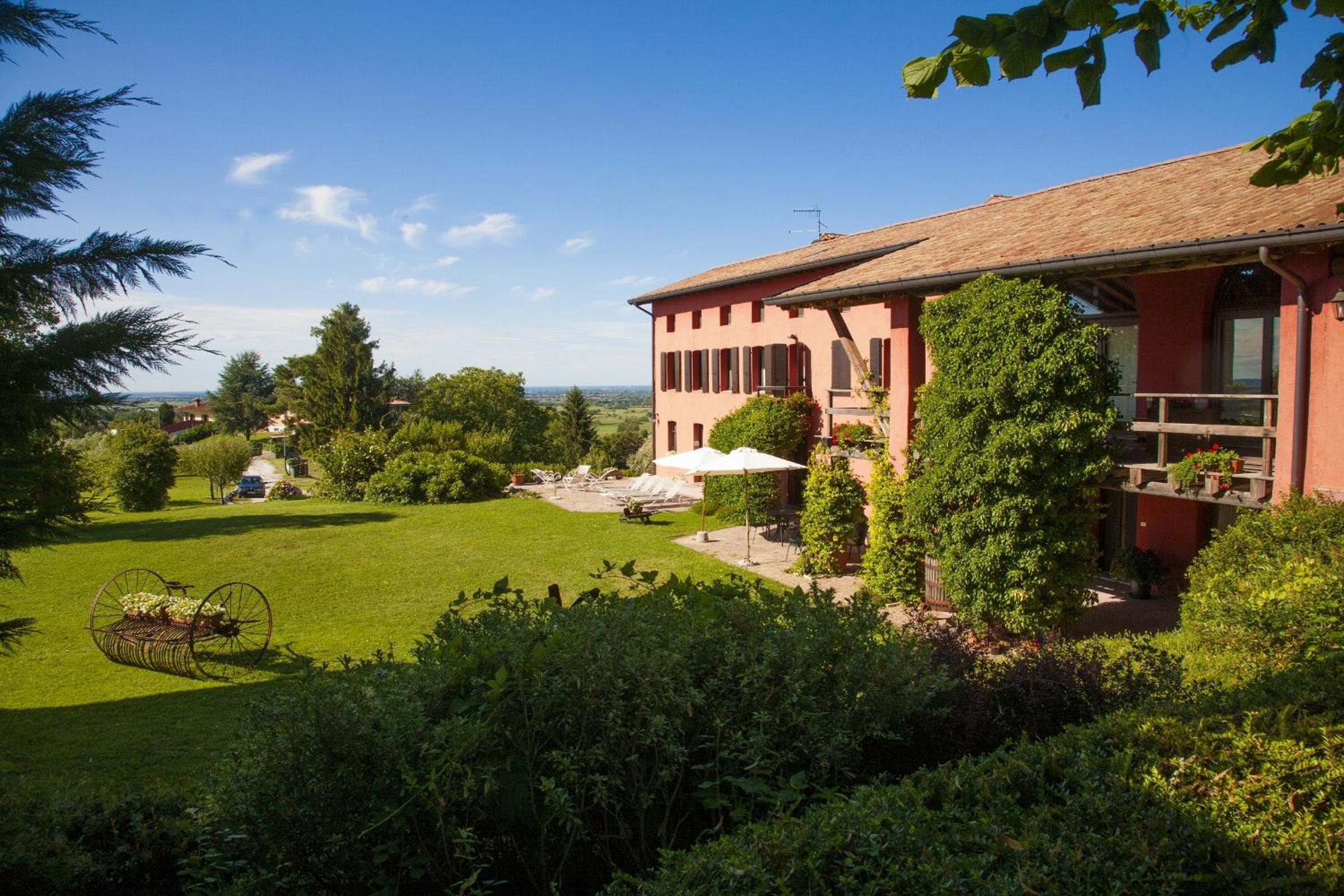 Agriturismo Casa Rossa Ai Colli