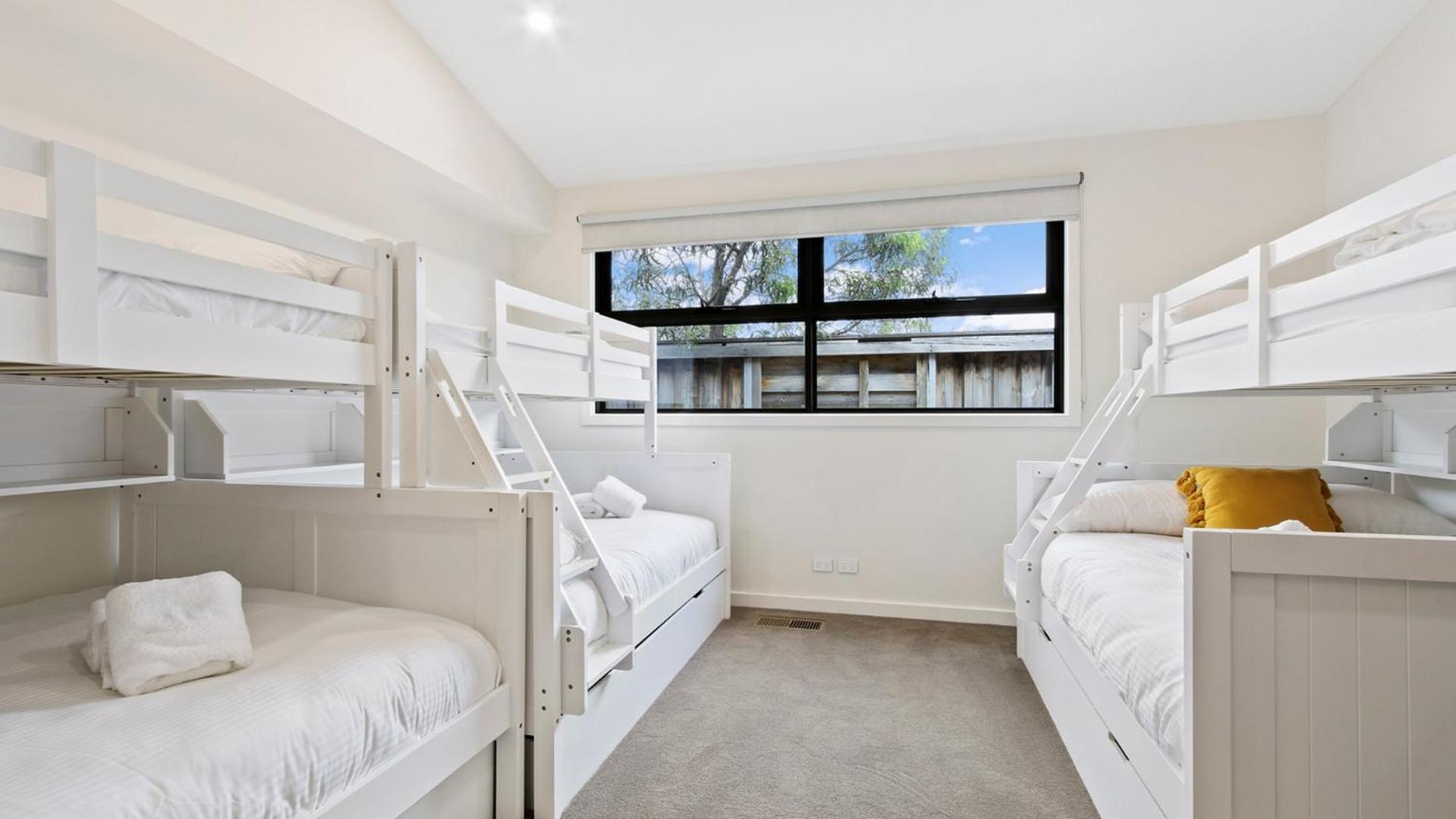 Villa Marina - Modern Waterfront Escape