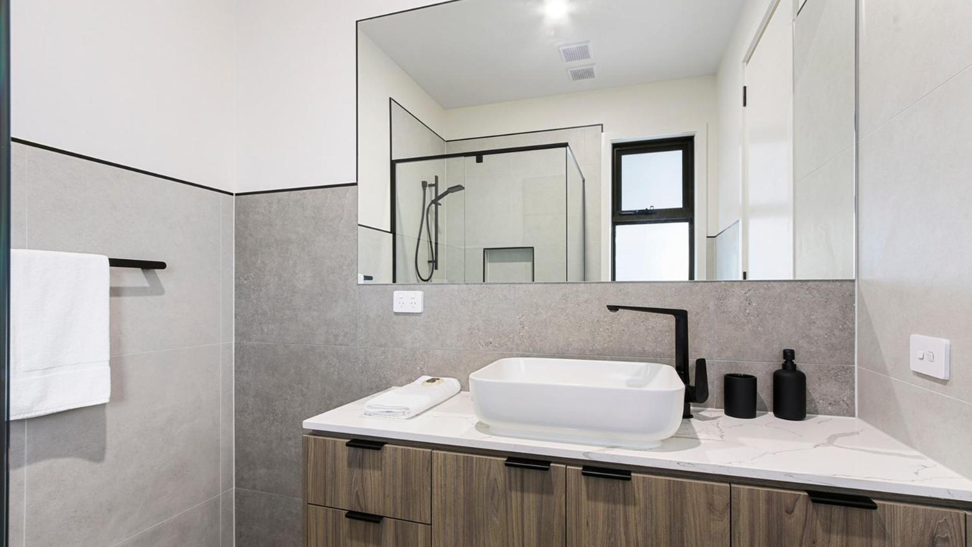 Villa Marina - Modern Waterfront Escape