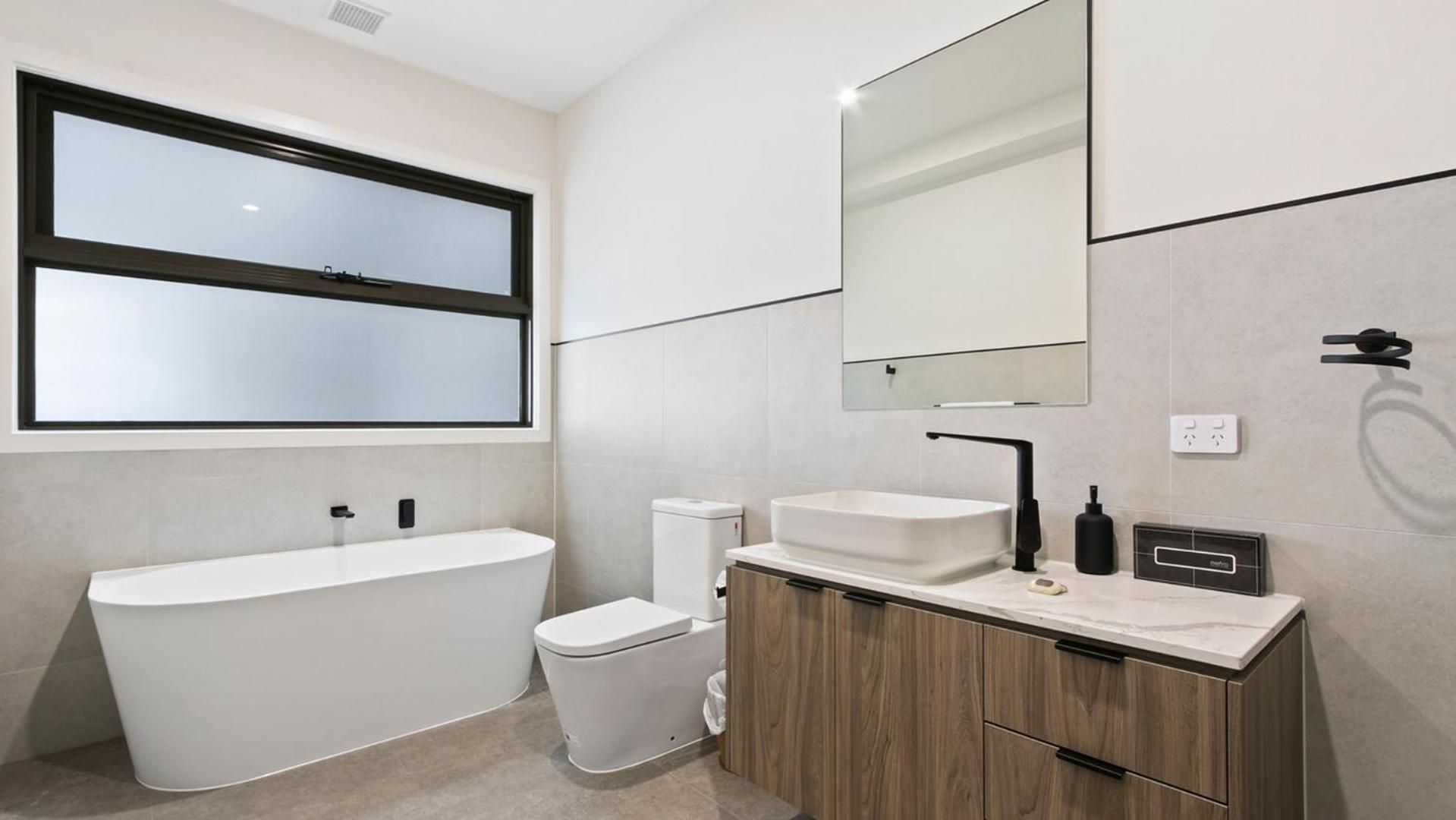 Villa Marina - Modern Waterfront Escape