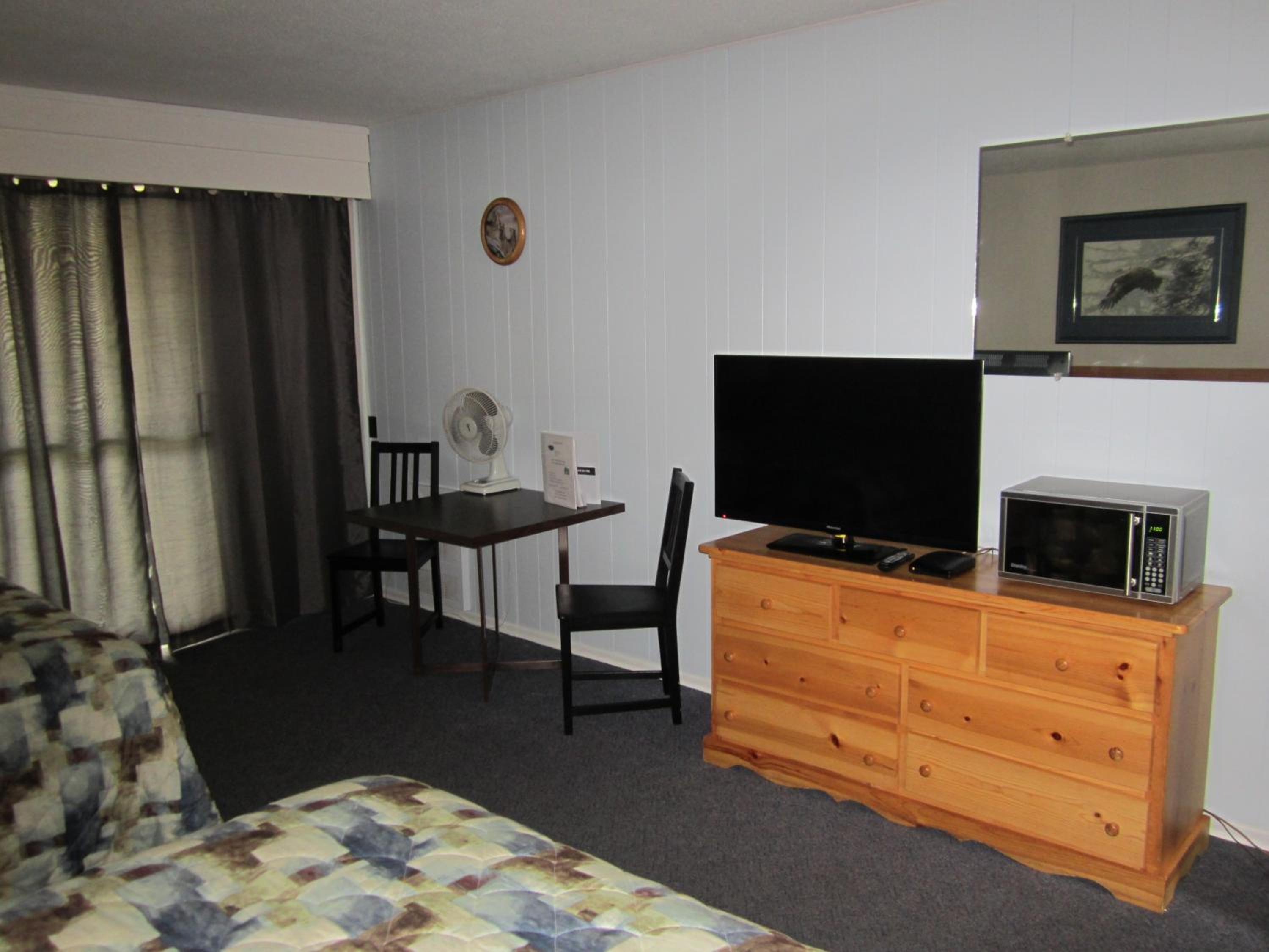 Lakeside Motel