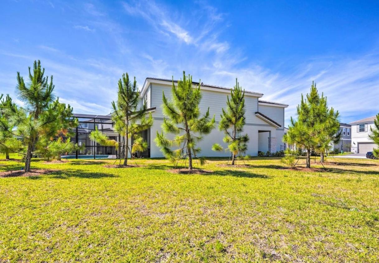 5 Bedroom Private Pool Home 15 Min to Disney World, Davenport
