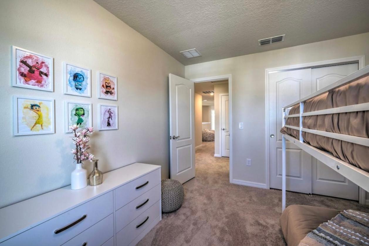 5 Bedroom Private Pool Home 15 Min to Disney World, Davenport