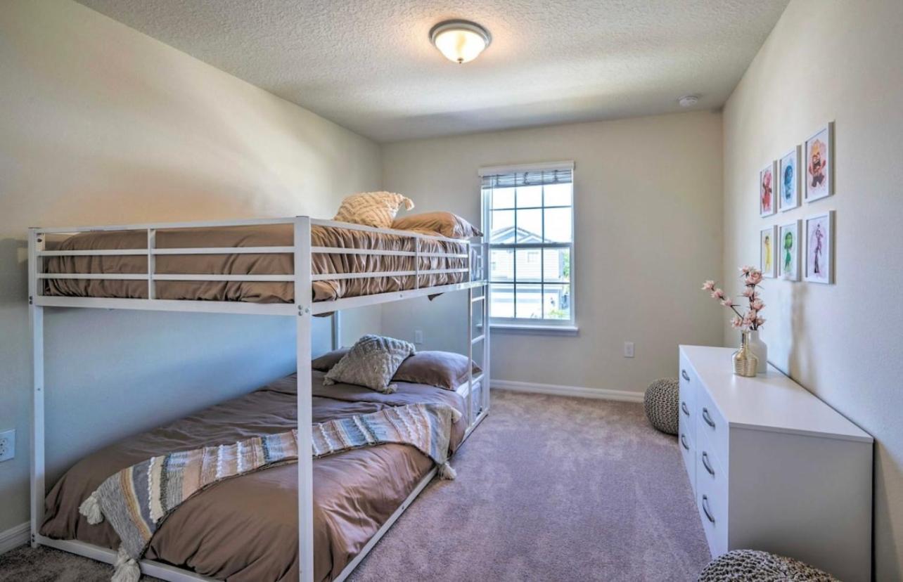 5 Bedroom Private Pool Home 15 Min to Disney World, Davenport
