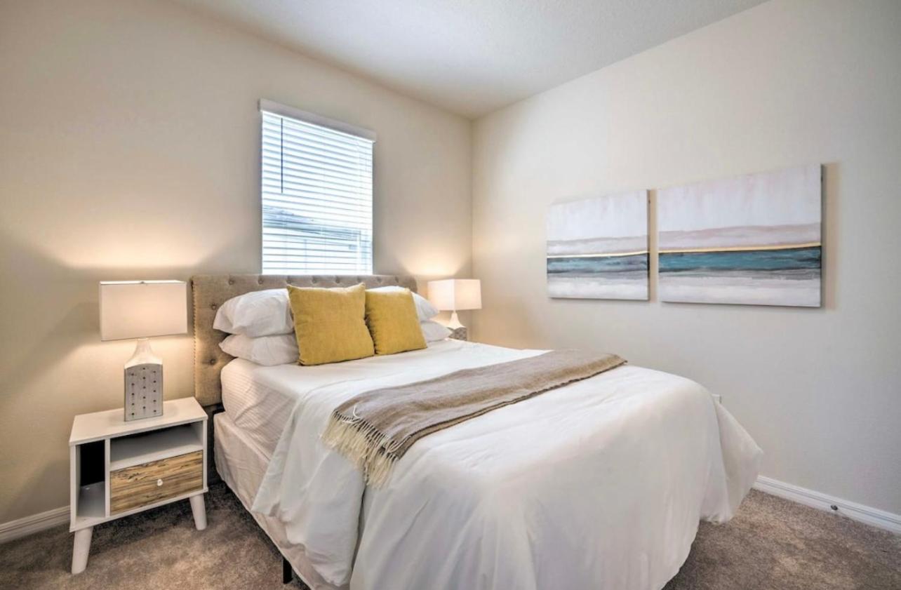 5 Bedroom Private Pool Home 15 Min to Disney World, Davenport