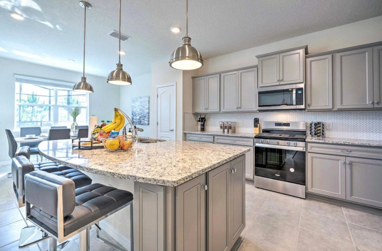 5 Bedroom Private Pool Home 15 Min to Disney World, Davenport