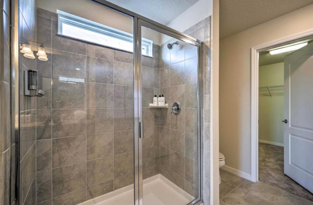 5 Bedroom Private Pool Home 15 Min to Disney World, Davenport