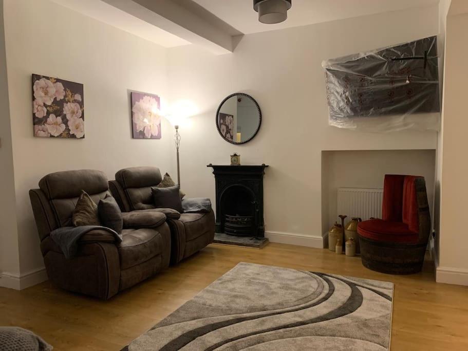 Historic Picturesque Apartment Pembroke