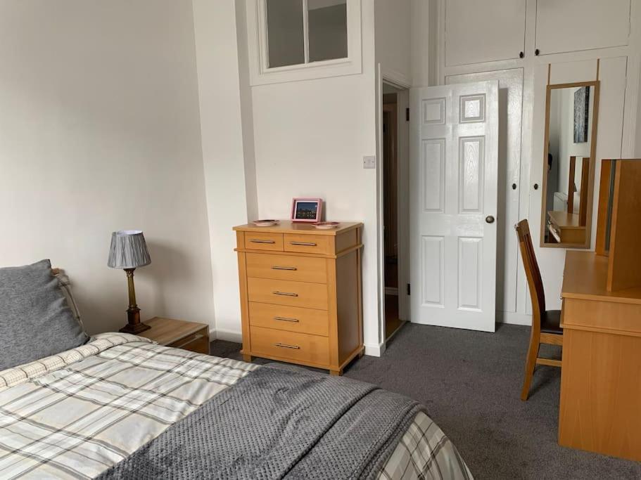 Historic Picturesque Apartment Pembroke