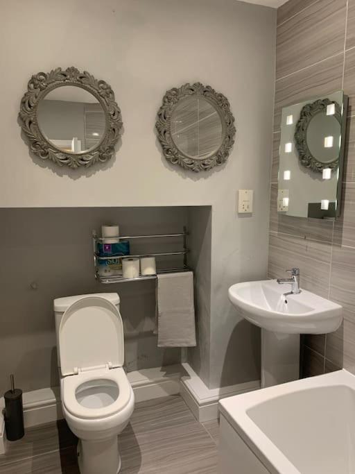 Historic Picturesque Apartment Pembroke