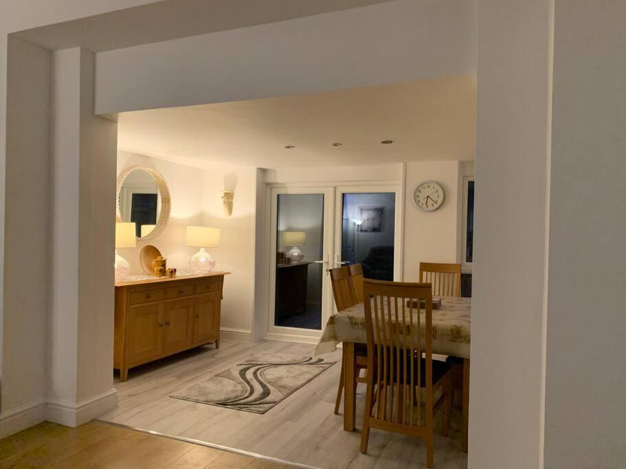 Historic Picturesque Apartment Pembroke