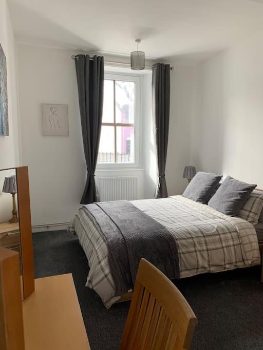 Historic Picturesque Apartment Pembroke