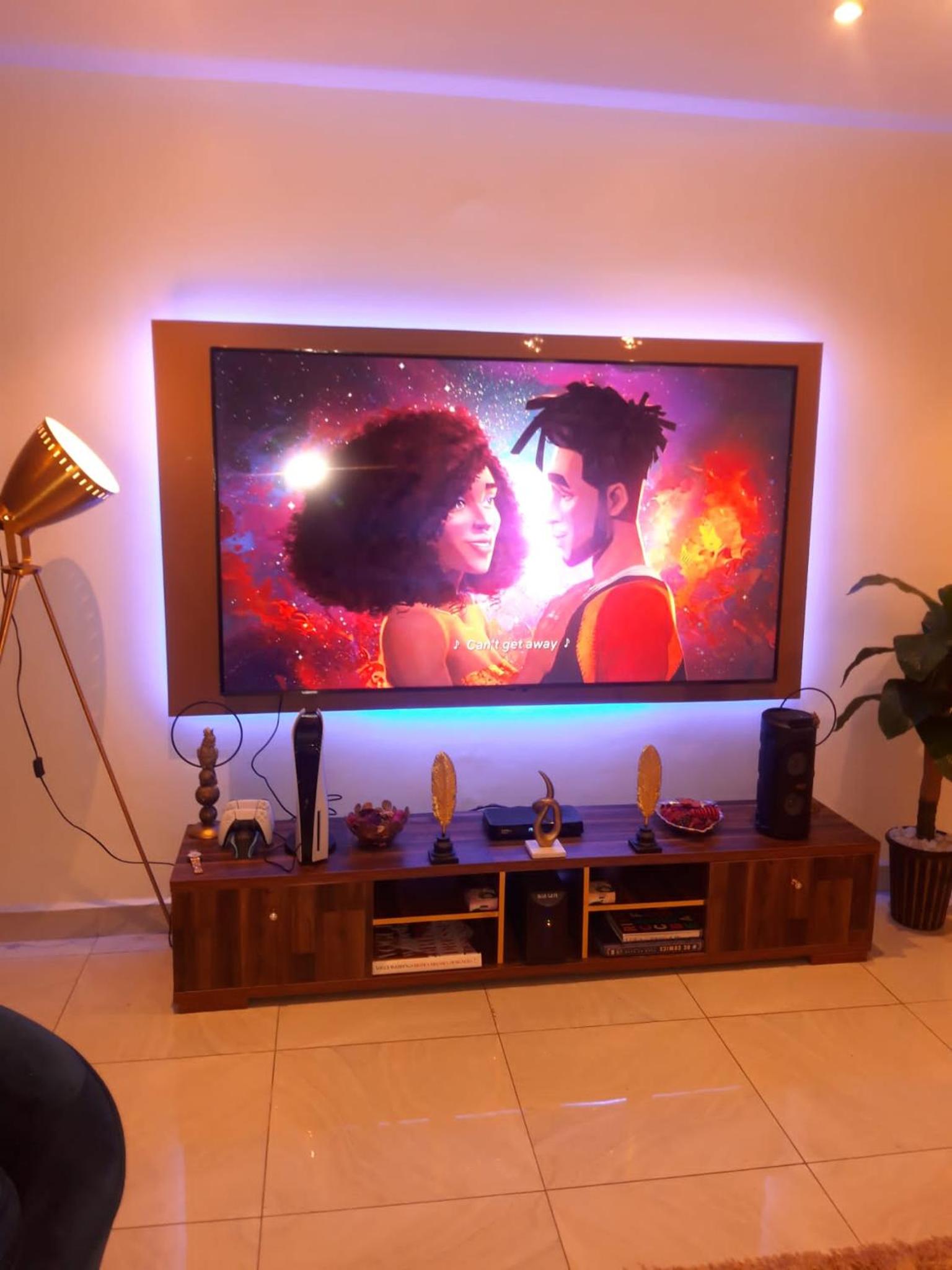 Professionals Friendly with Work Station PS5 & near Beaches view 2