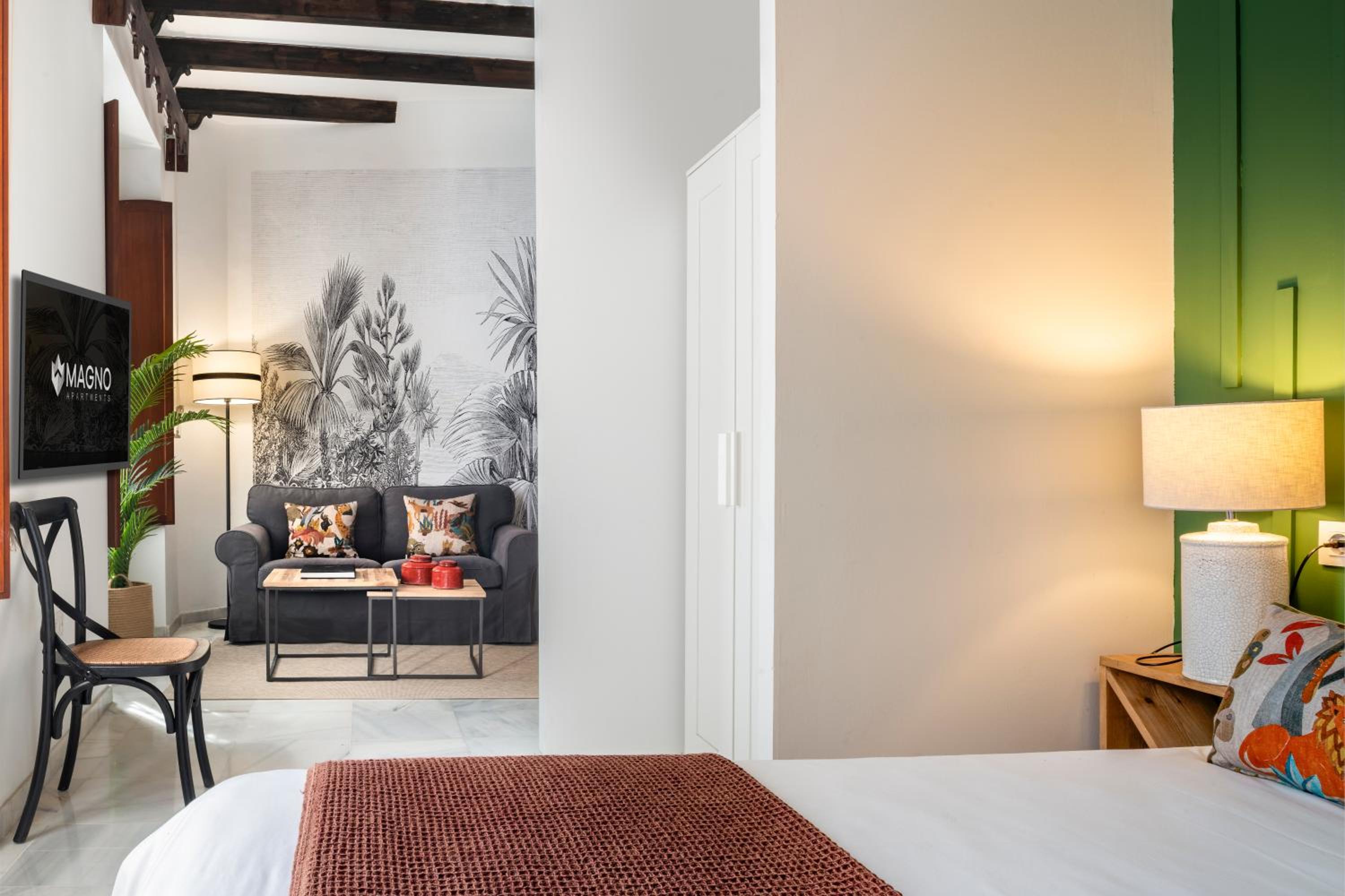 Hernando Colón Suite Apartments