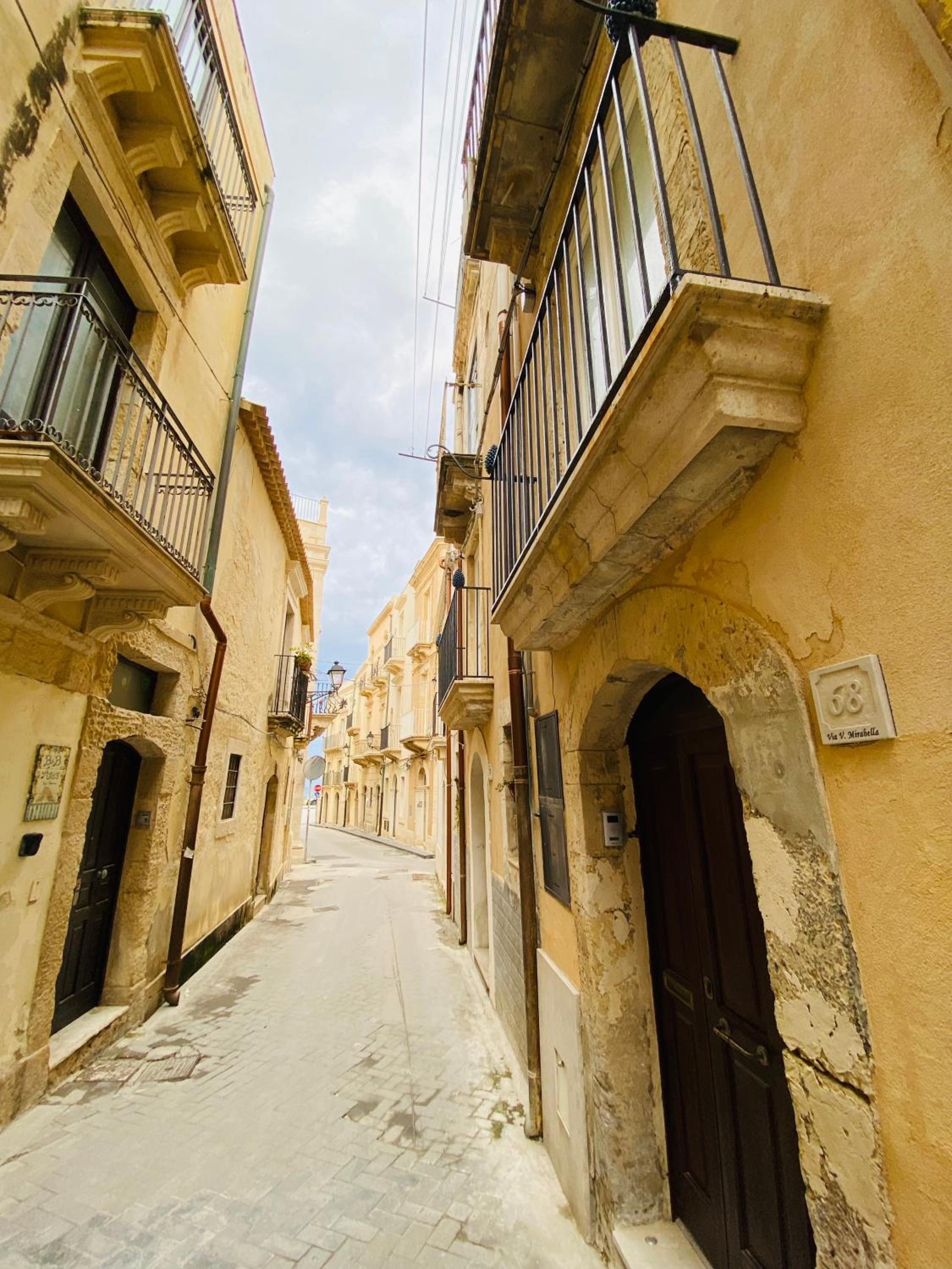 Casa 68 Ortigia view 3
