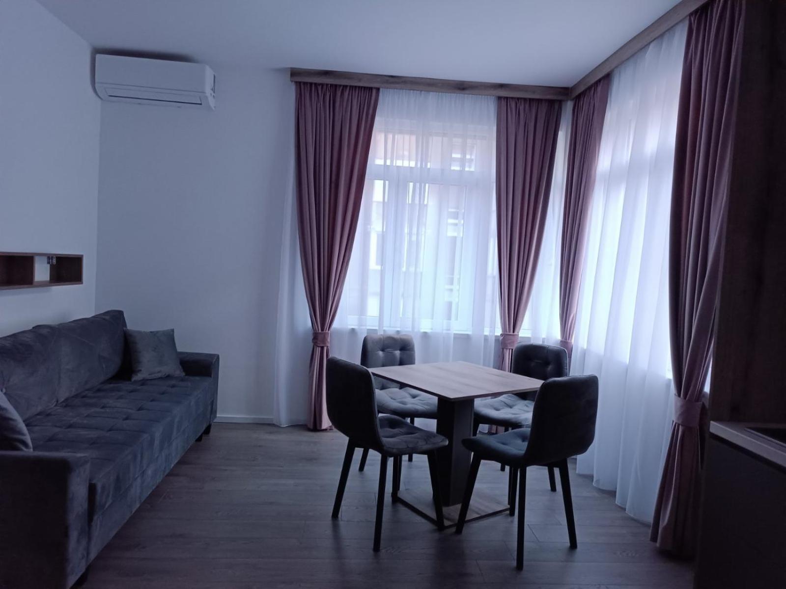 Casa ARTEE Free Parking