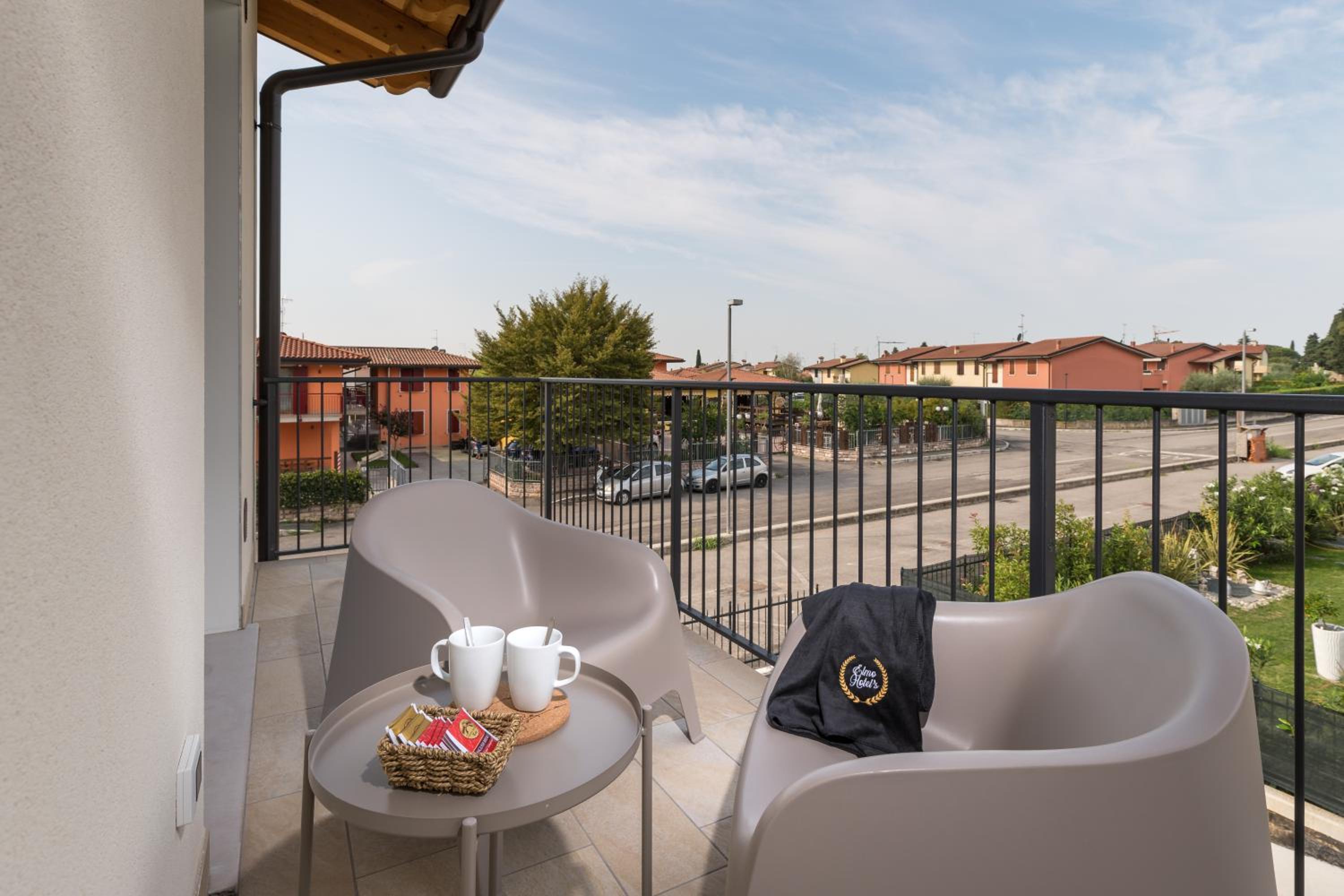 Appartamenti Villa Camporosso- Parchi,Terme di Cola'