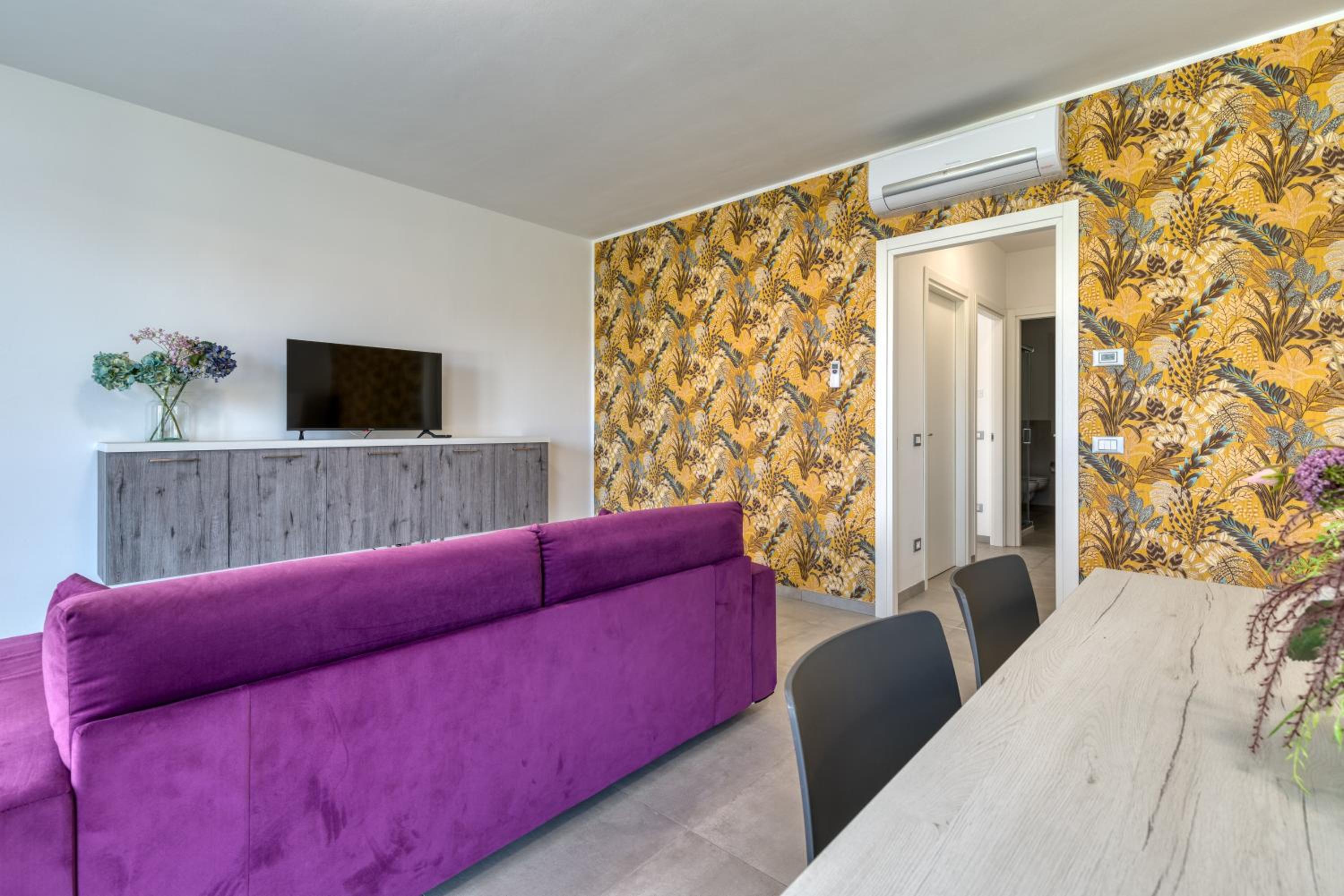 Appartamenti Villa Camporosso- Parchi,Terme di Cola'