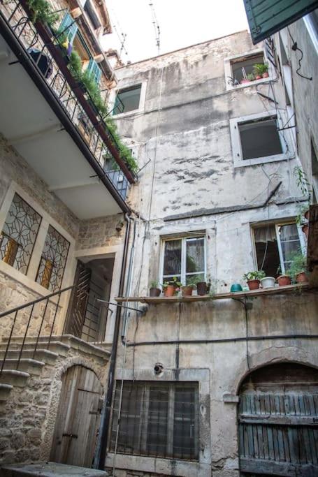 DIO DREAM (Inside Palace) en Split