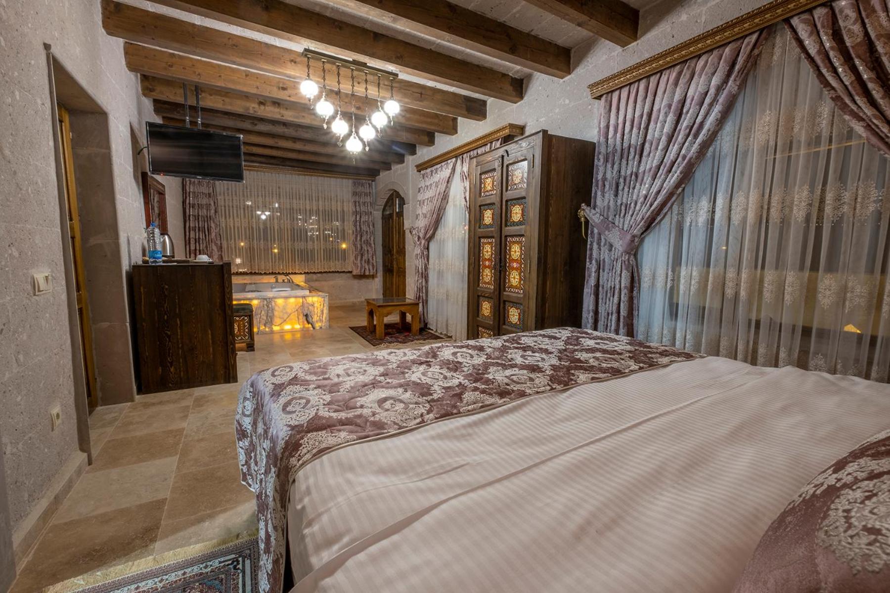 Underground Cave Suites Hotel - Image 84