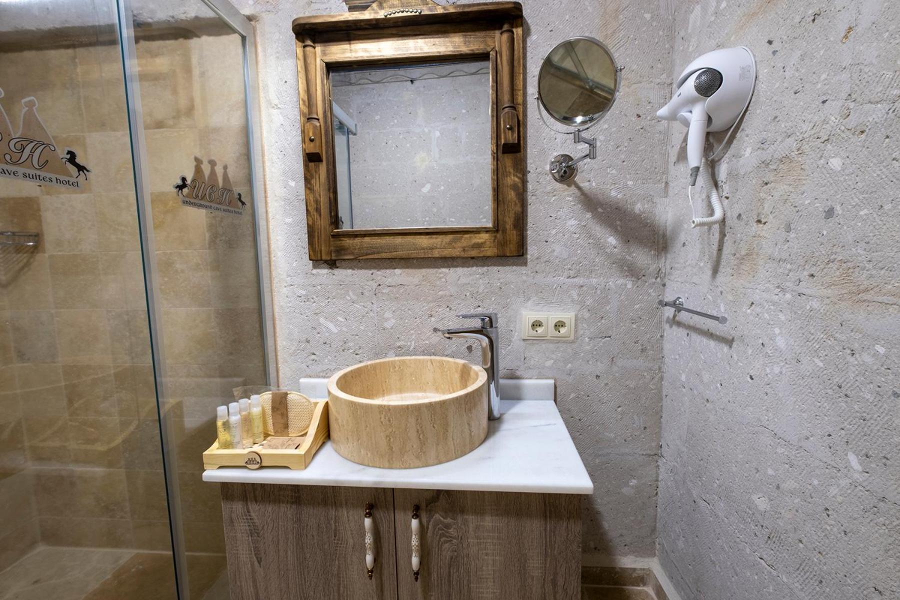 Underground Cave Suites Hotel - Image 56