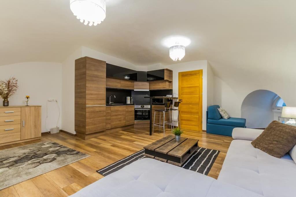 Charming Central Residence by NW Apartments view 5