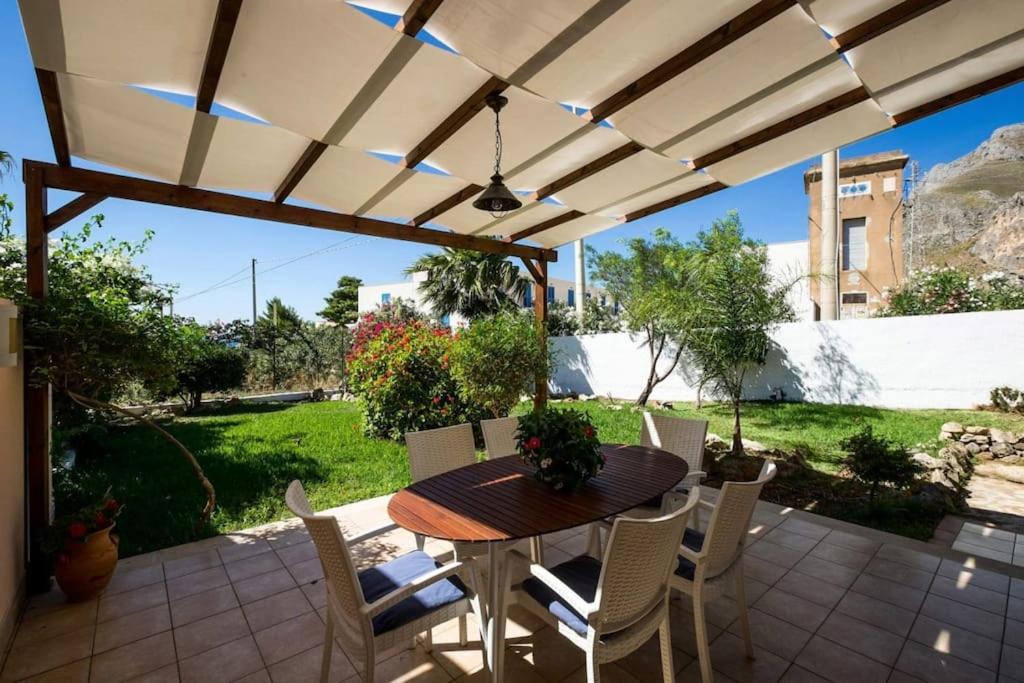 Villa levante Macari view 3
