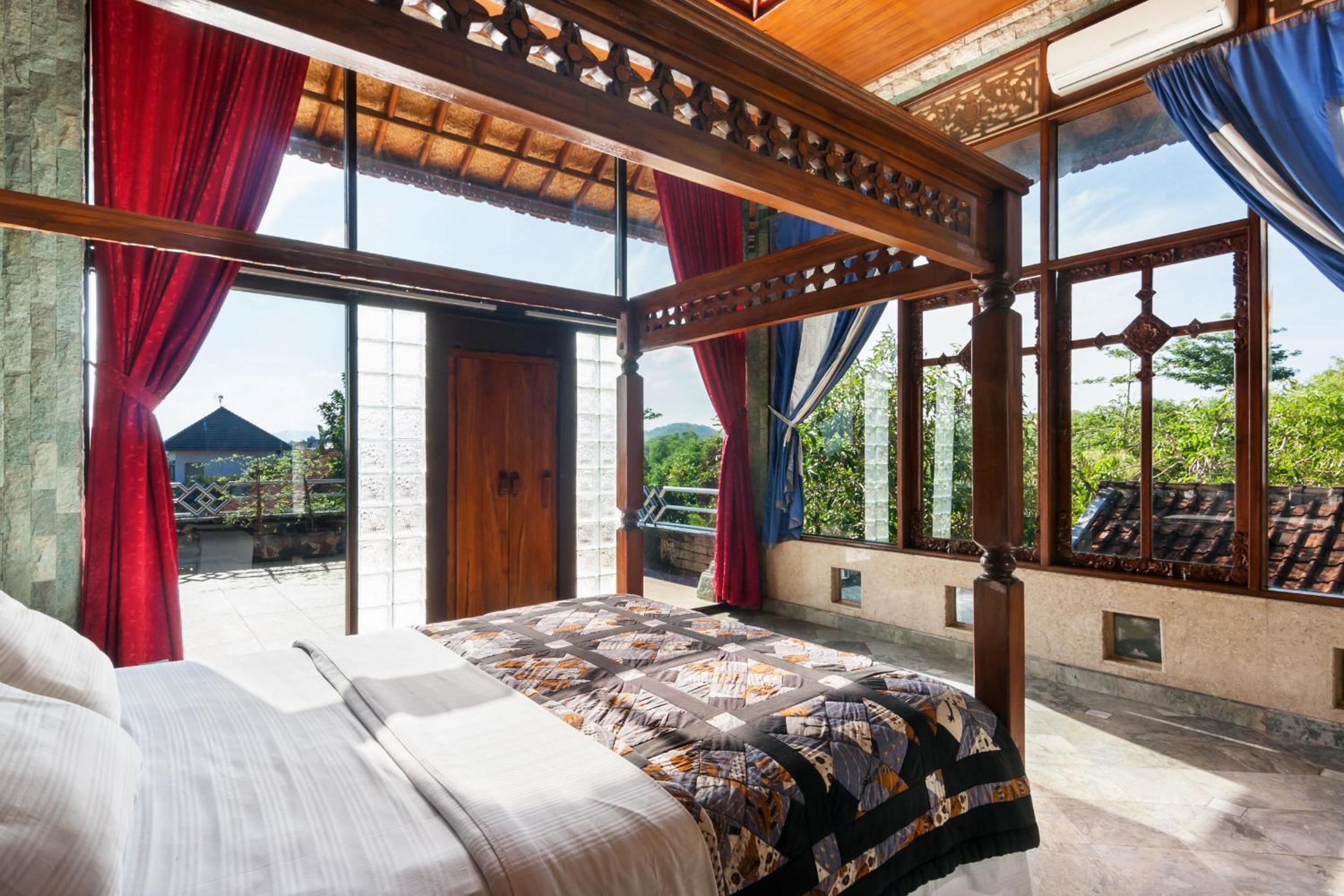 Uluwatu Mansion Villas