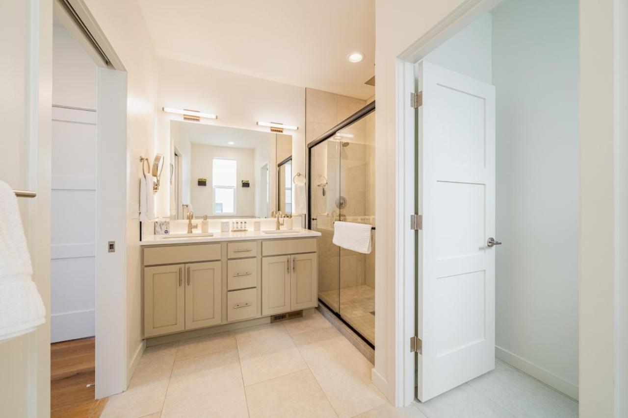 Dock Holiday with Carriage House #134