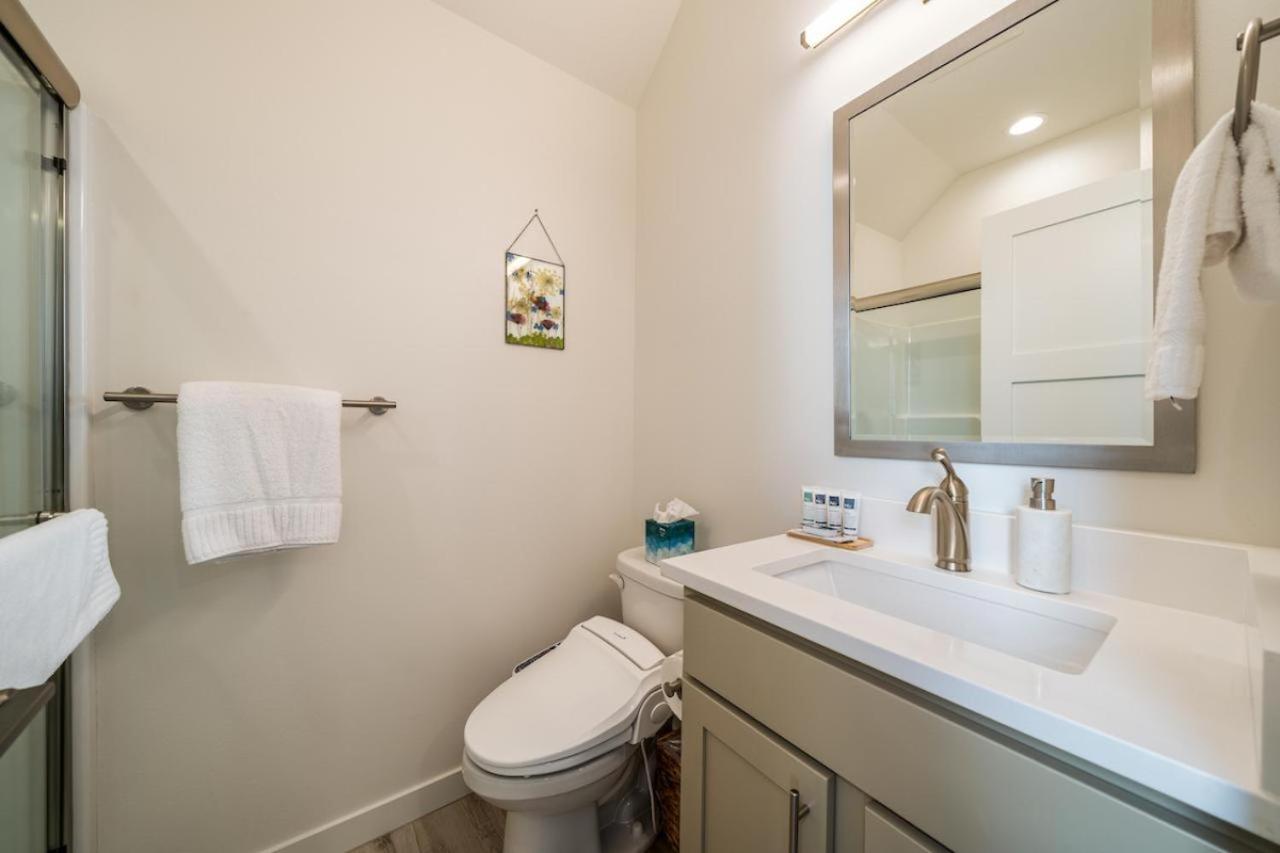 Dock Holiday with Carriage House #134