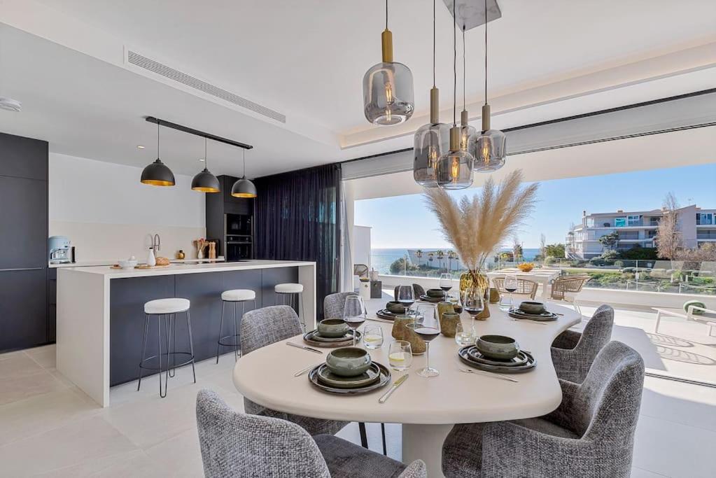 Stunning luxurious apartment.