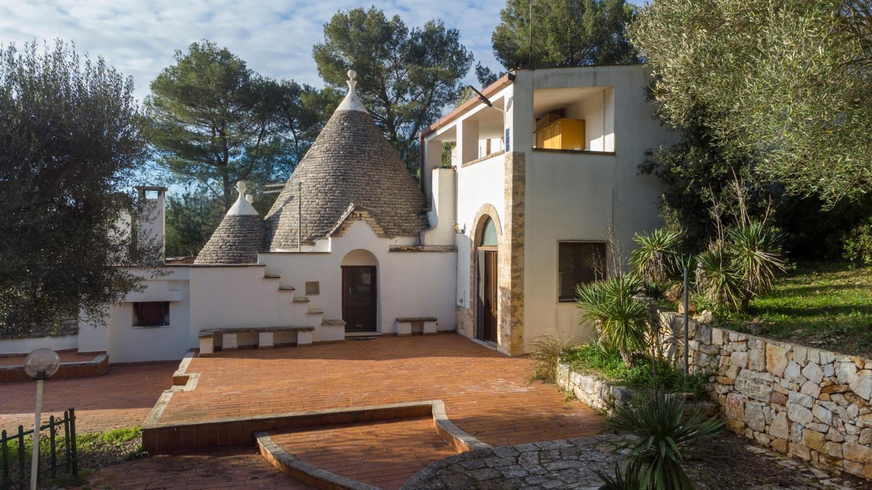 Trulli nel Bosco Itria Valley view 3
