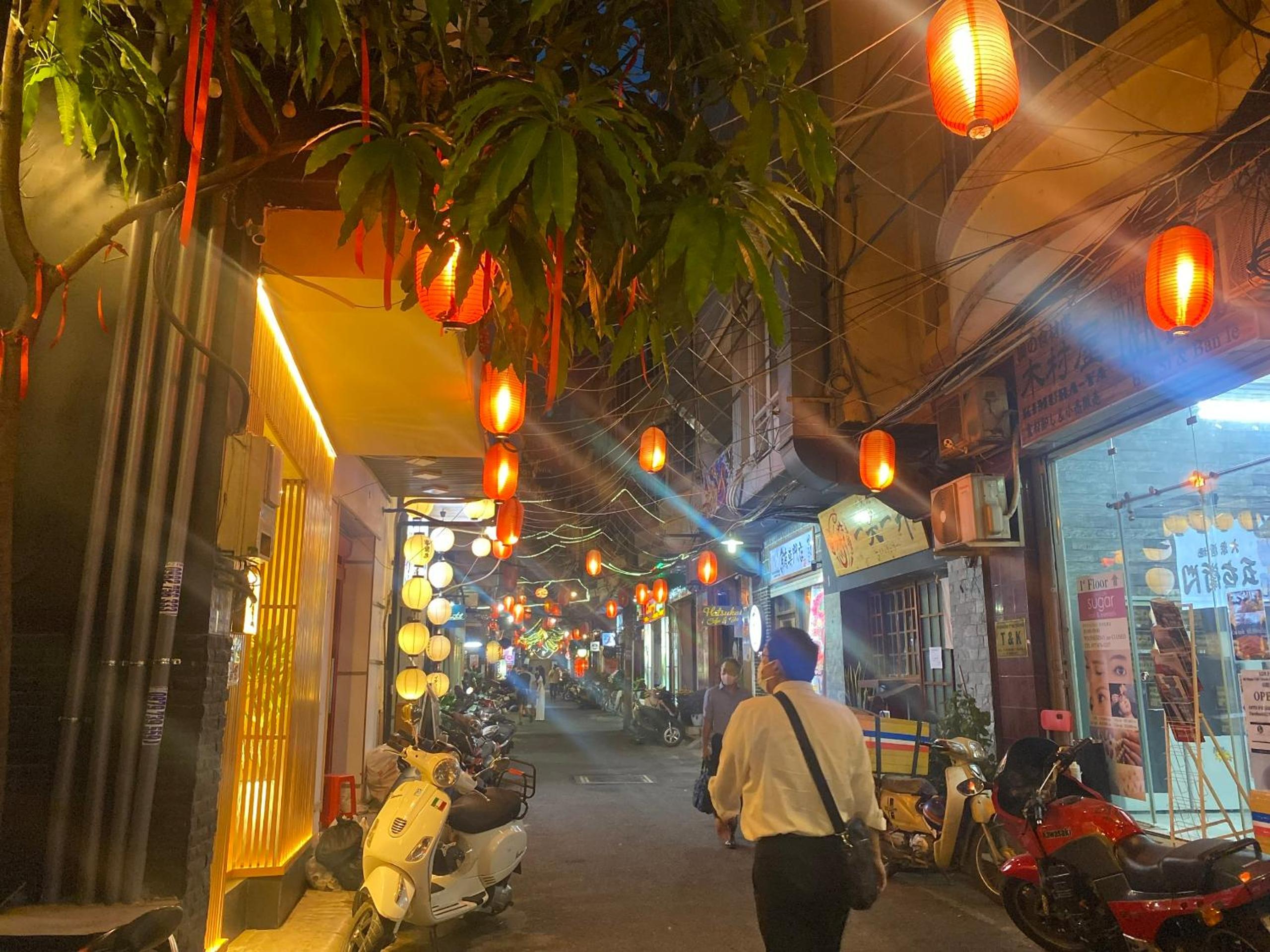 SAkURA Private Room 201 -Cheap-Saigon