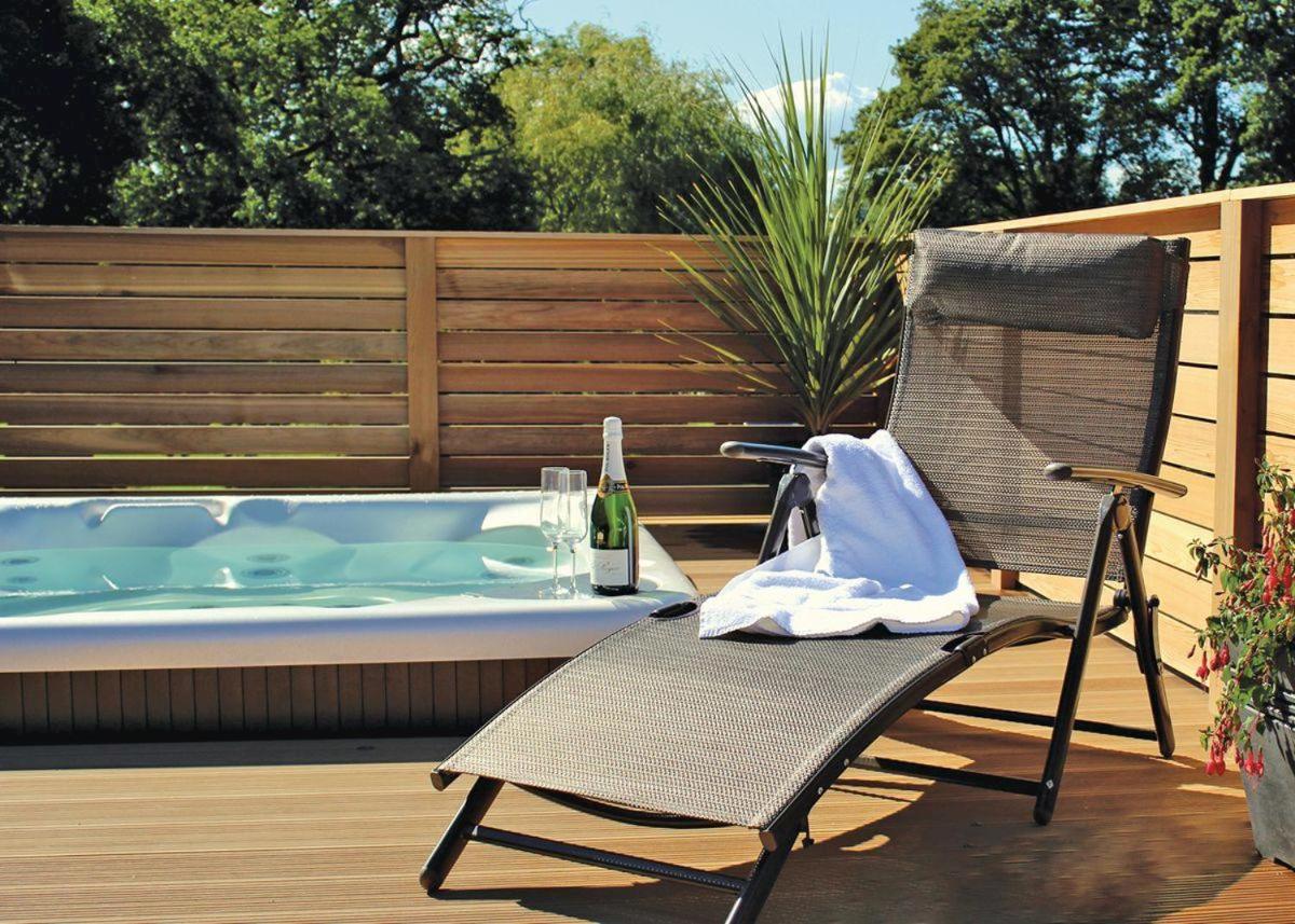 Hotel Upton Lakes Lodges