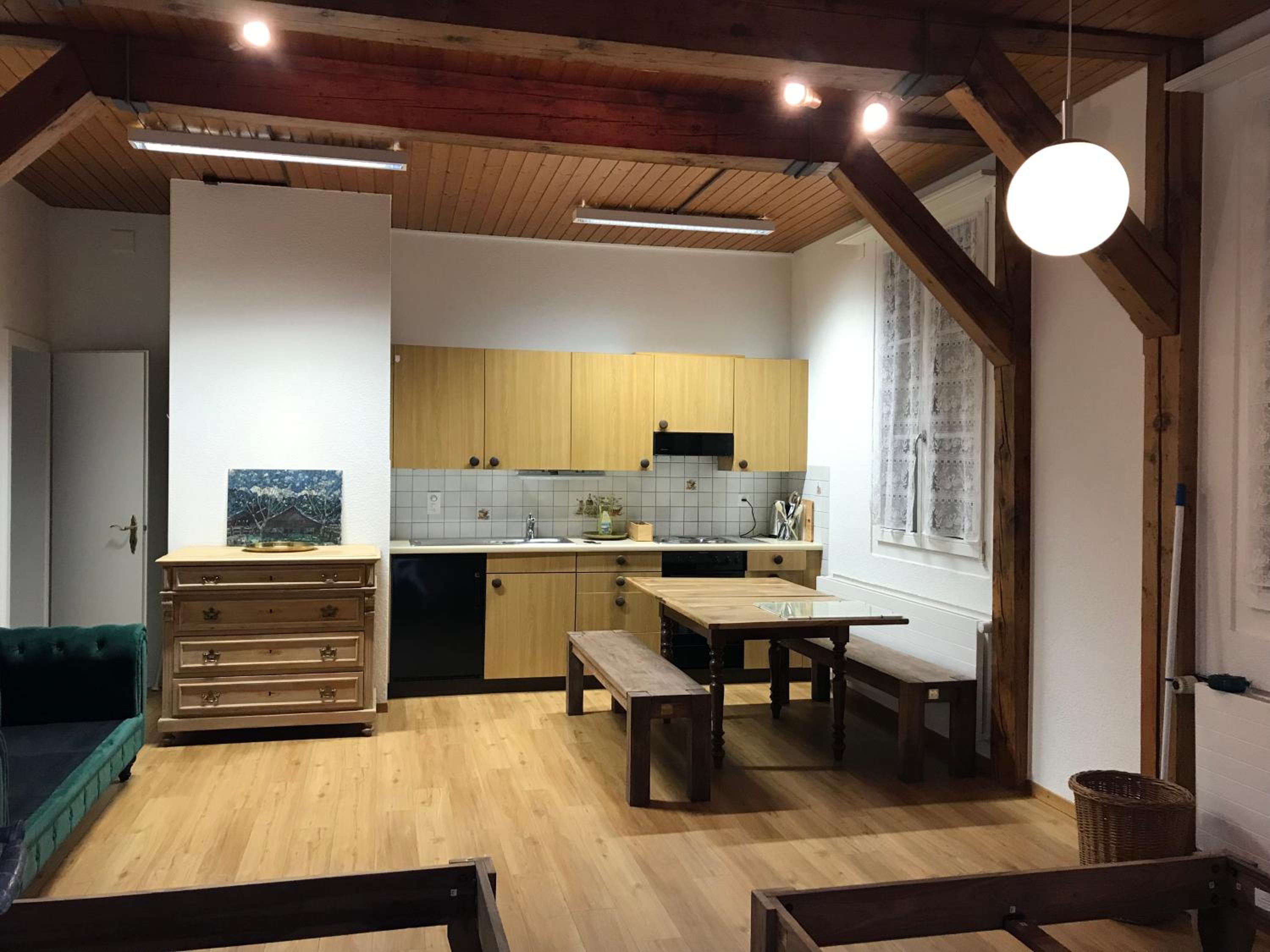 Simple Studio 36m2 in the Center of Burgdorf private Parking SMALL BATHROOM