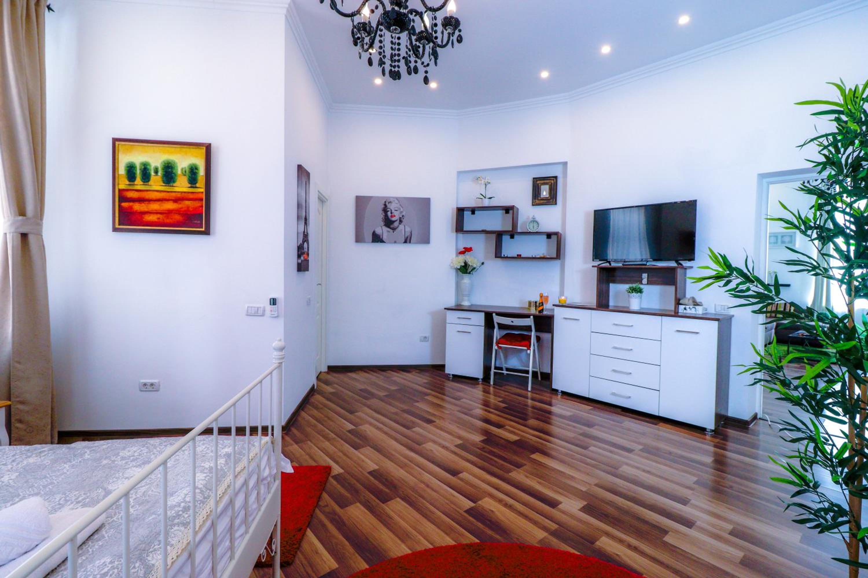 Downtown Central University Apartament - CAL1